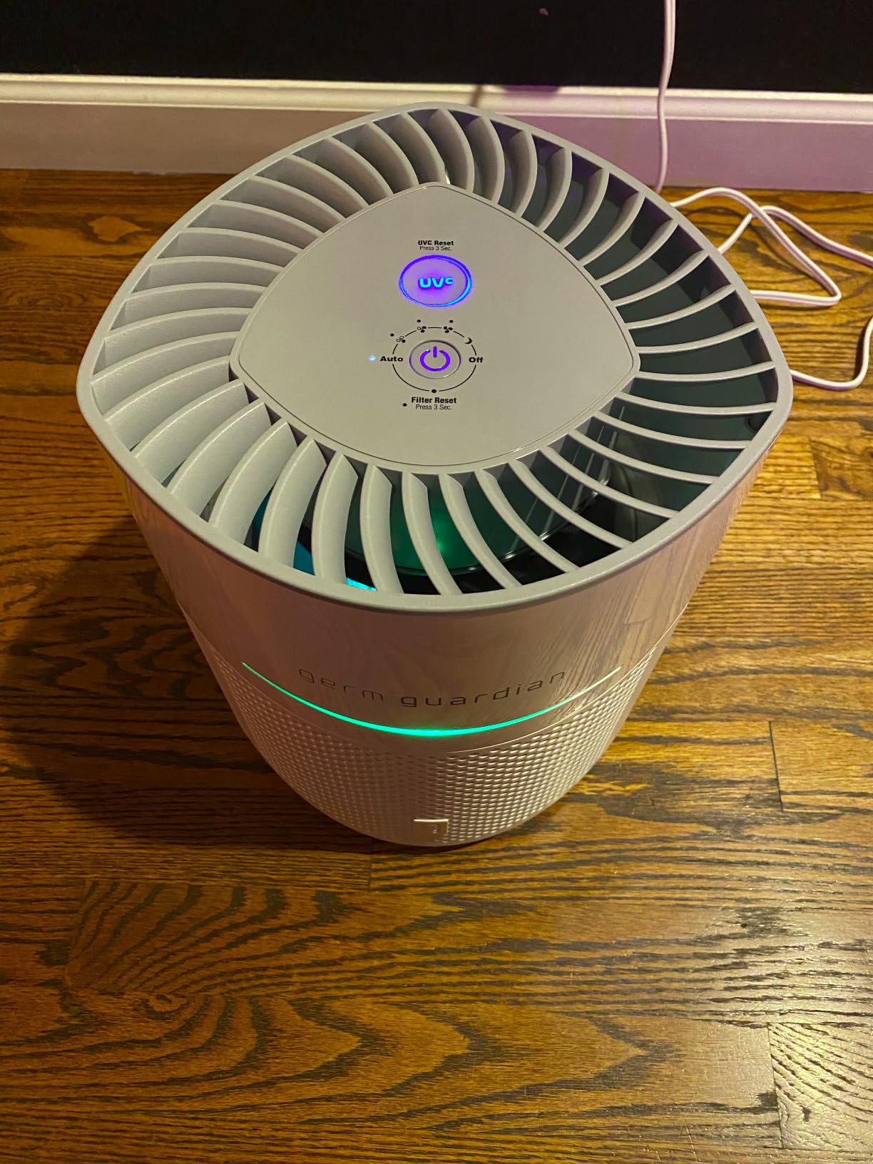 GermGuardian Airsafe+ HEPA Air Purifier for Home, Large Rooms Up To 1043 Sq. Ft. with HEPA Air Filter, UV-C Light & Air Quality Sensor, AC3000W, White customer photo 2