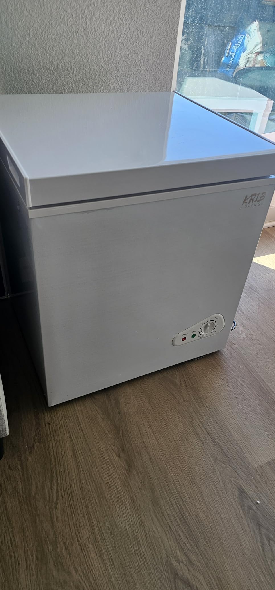 Krib Bling 3.5 Cu.Ft Chest Freezer 7 Gears Temperature Control(-18°F to -46°F), Deep Compact Freezer with a Removable Basket, for House, Kitchen, Garage, Basement, Shop, White customer photo 1