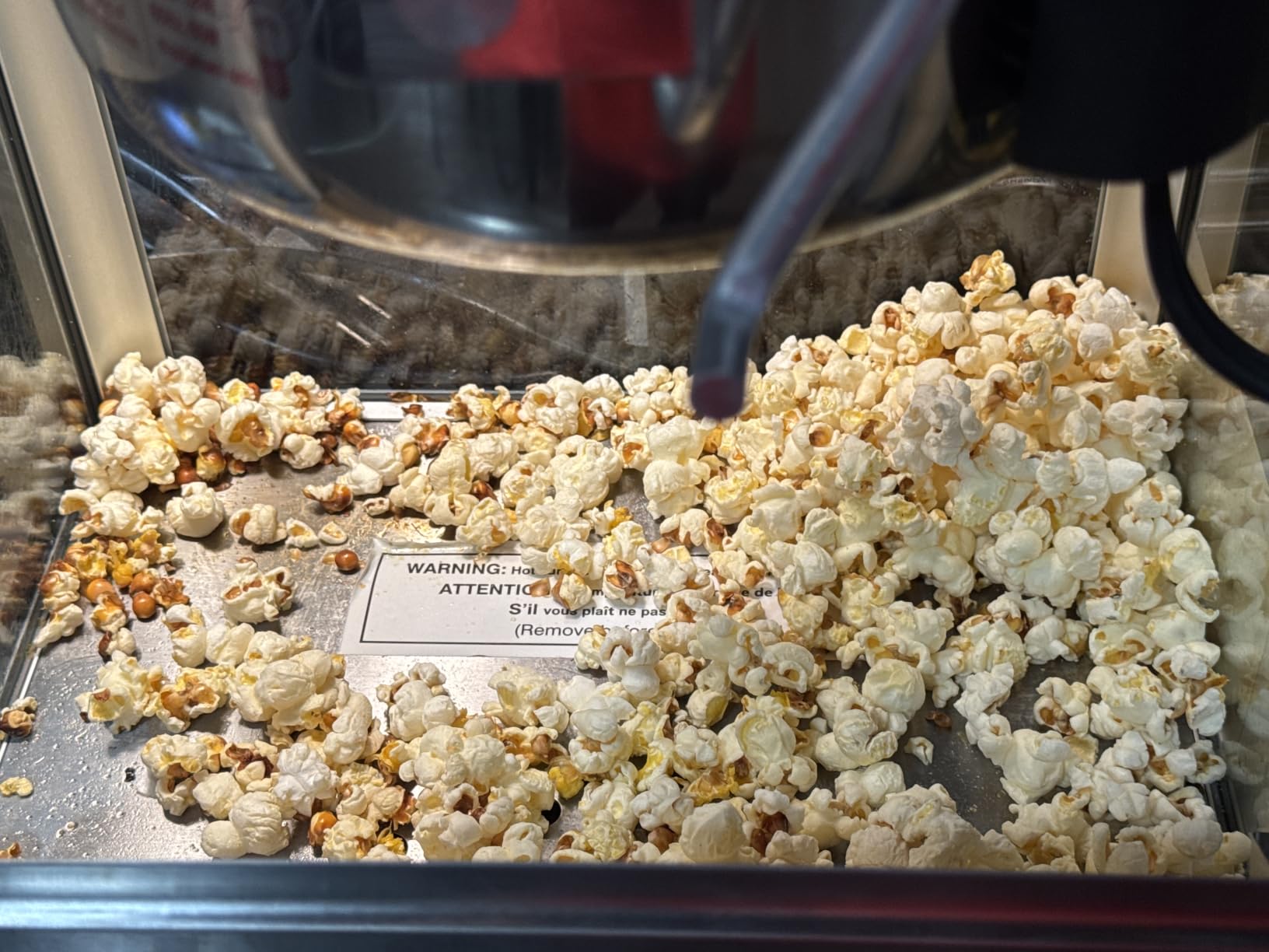 VEVOR Commercial Popcorn Machine, 8 Oz Kettle, 850 W Countertop Popcorn Maker for 48 Cups per Batch, Theater Style Popper with 3-Switch Control Steel Frame Tempered Glass Doors 2 Scoops 2 Spoons, Red customer photo 2