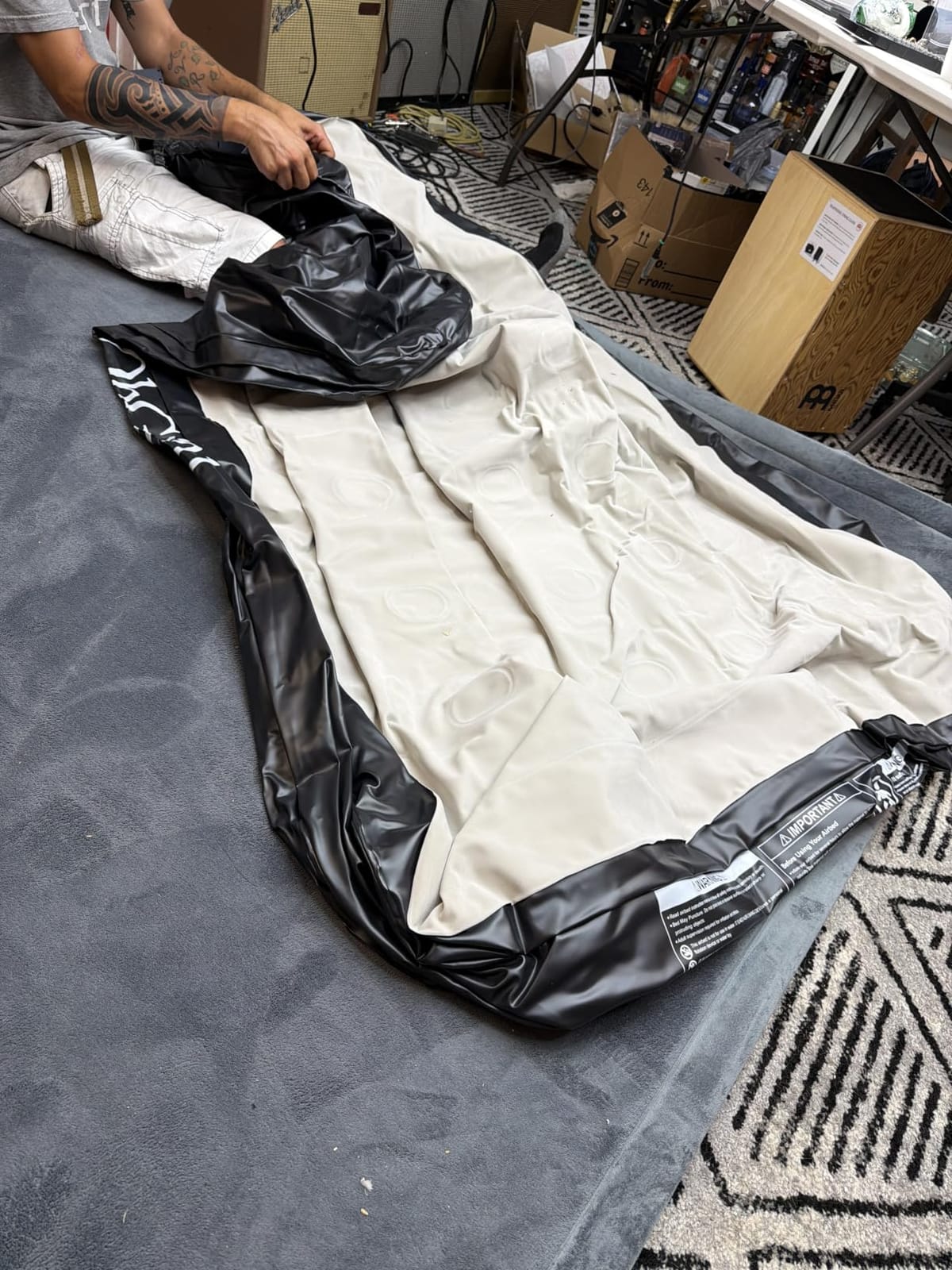 OhGeni Air Mattress Queen with Built in Pump, 18