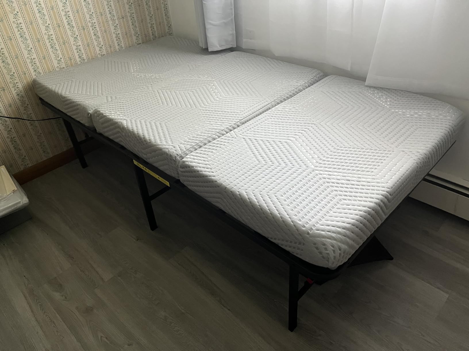 MLILY Twin XL Trifold Mattress, 4 Inch Foldable Gel Memory Foam Mattress customer photo 2