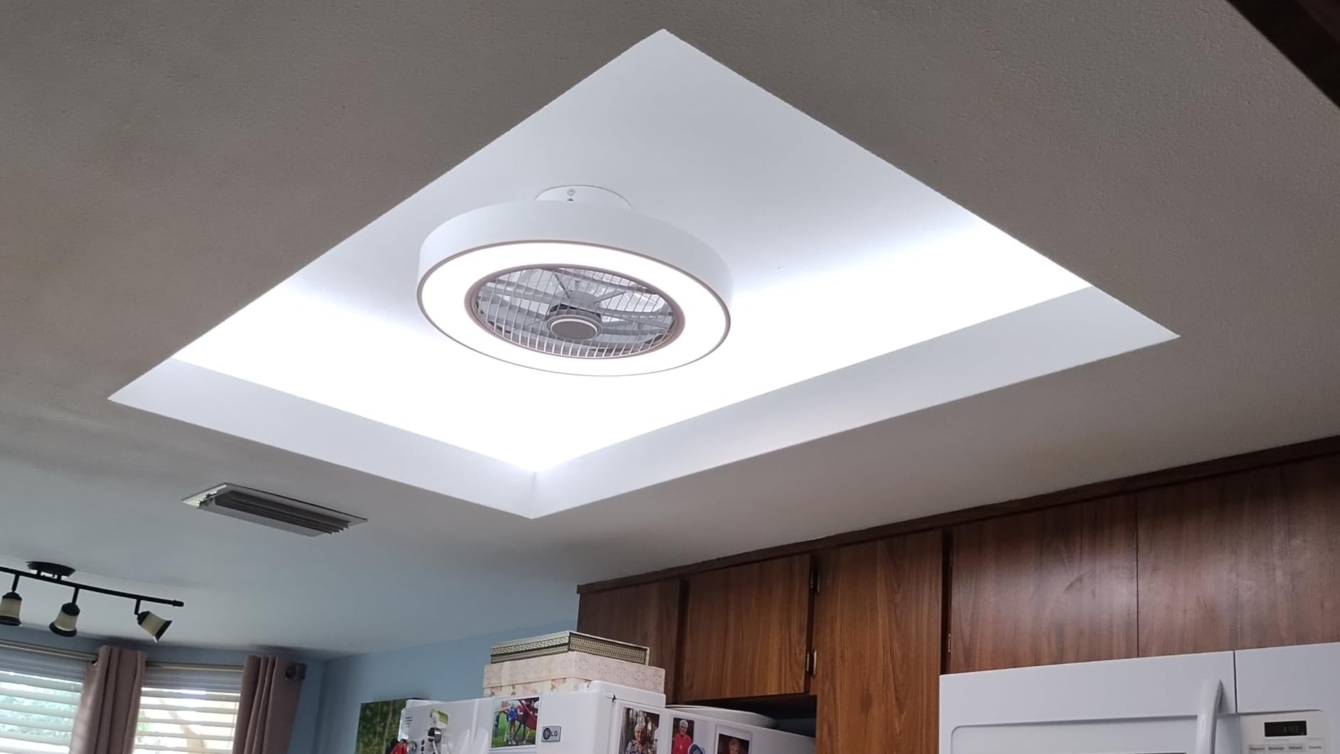 LEDIARY 20 Inch Low Profile Bladeless Enclosed LED Ceiling Fan Light, White customer photo 1