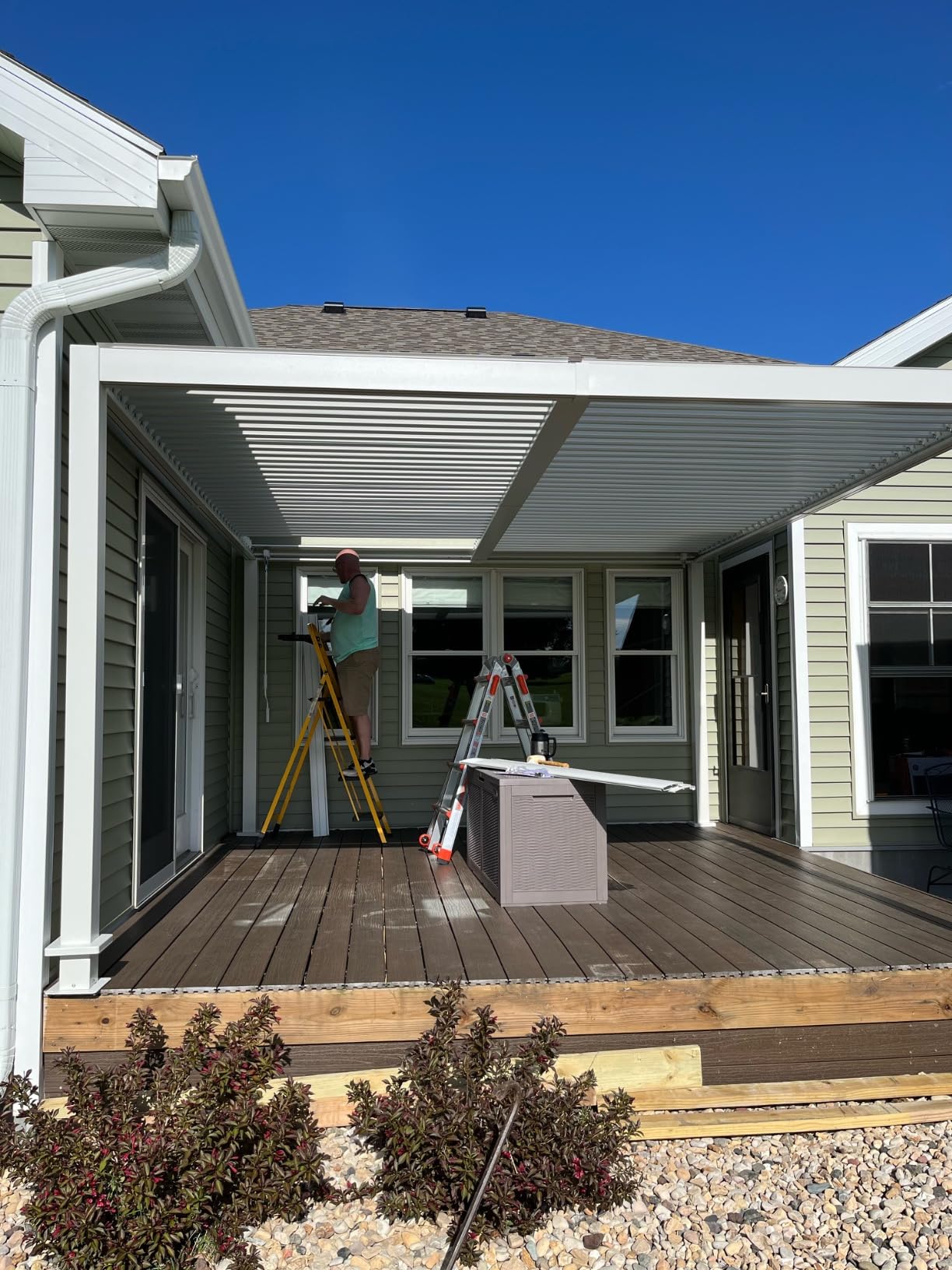 Kozyard Outdoor Louvered Pergola 10' x 12' Sun Shade Aluminum Patio Shelter customer photo 2