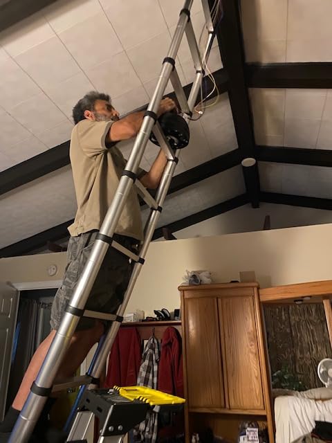 BOCOM 14.5 FT Aluminum Telescoping Ladder, Lightweight Multi-Purpose Collapsible Extension with 2 Triangle Stabilizers, Heavy Duty 330 lbs Max Capacity, Ideal for Home, RV, and Outdoor Work Black customer photo 1