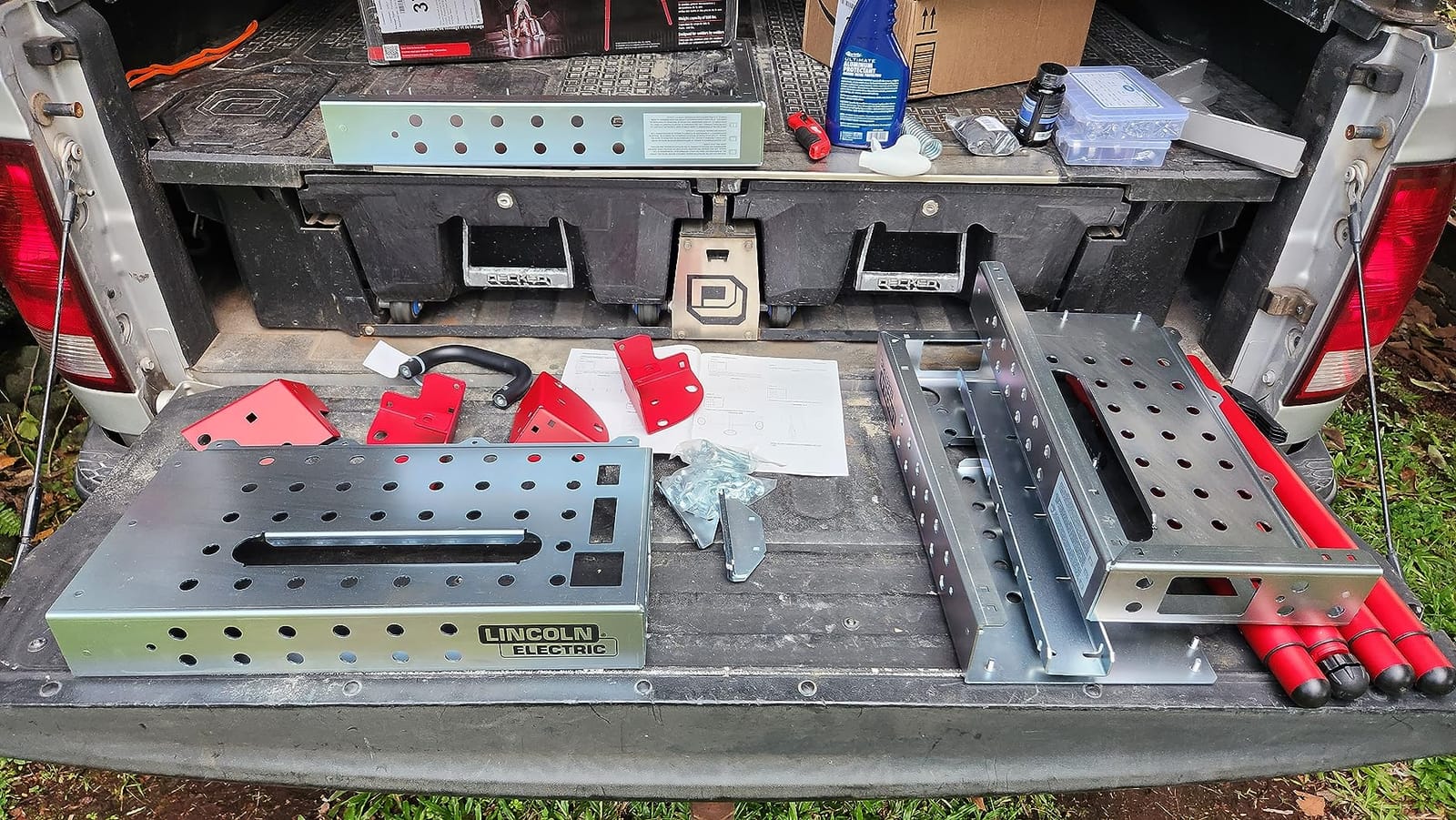 Lincoln K5334-1 Portable Welding Table Folding Workbench 21
