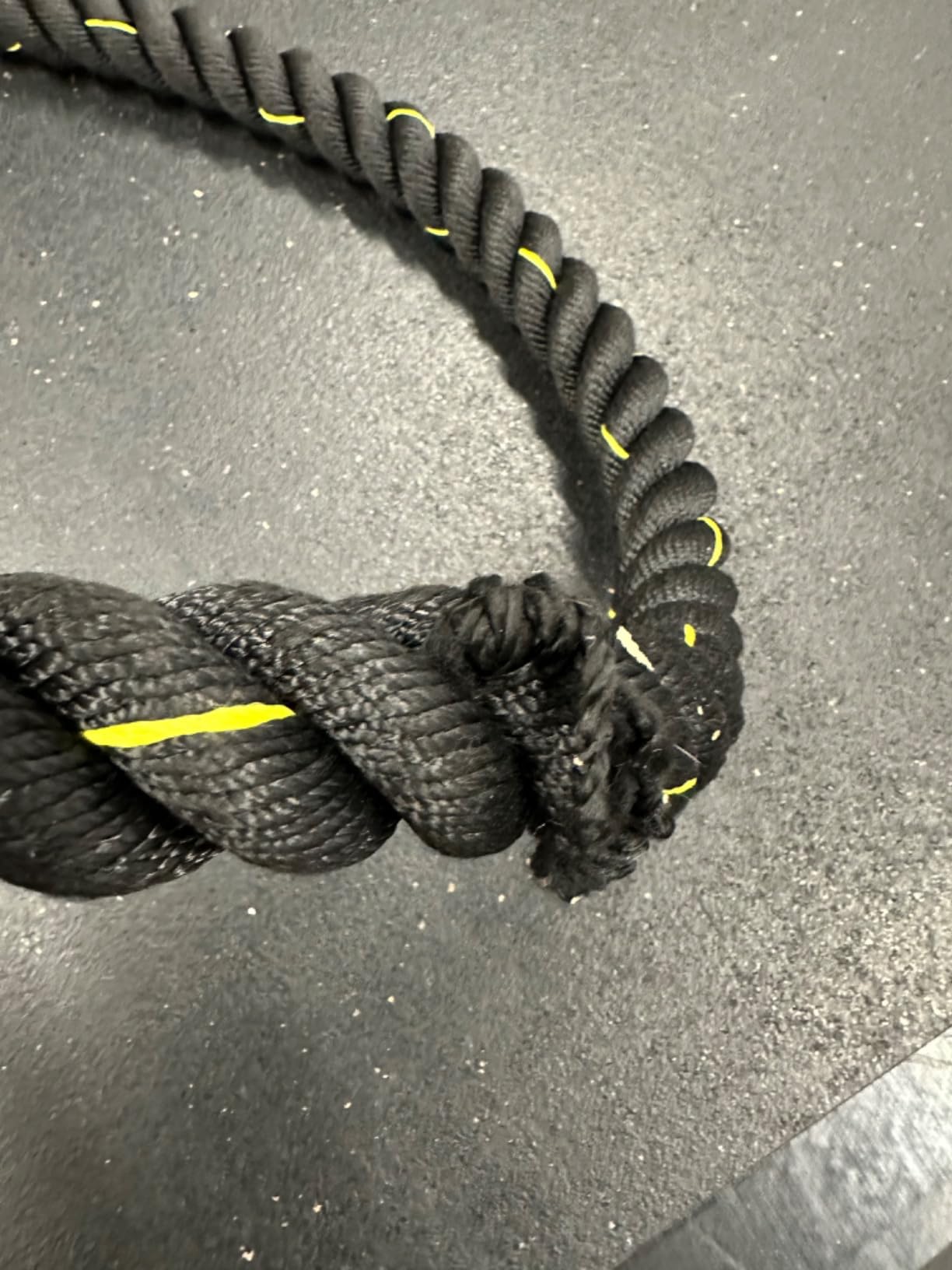 Fitvids Battle Rope 1.5Inch Diameter Poly Dacron 30 FT Length, Heavy Ropes for Home Gym and Workout customer photo 1