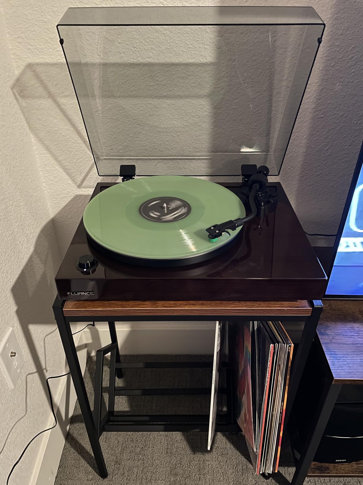 Fluance RT81+ Elite High Fidelity Vinyl Turntable Record Player, Audio Technica VM95E Cartridge, Anti-Resonant Platter, Acrylic Mat, Phono Preamp Wood Plinth Adjustable Isolation Feet - Natural Walnut customer photo 1