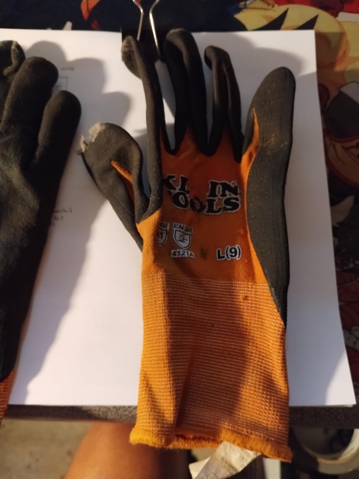 KLEIN TOOLS 60582 Work Gloves, Knit Dipped Cut Resistant ANSI A1 Nitrile Coated Gloves, Nylon-Spandex, Touchscreen Capable, X-Large, 2-Pair customer photo 2