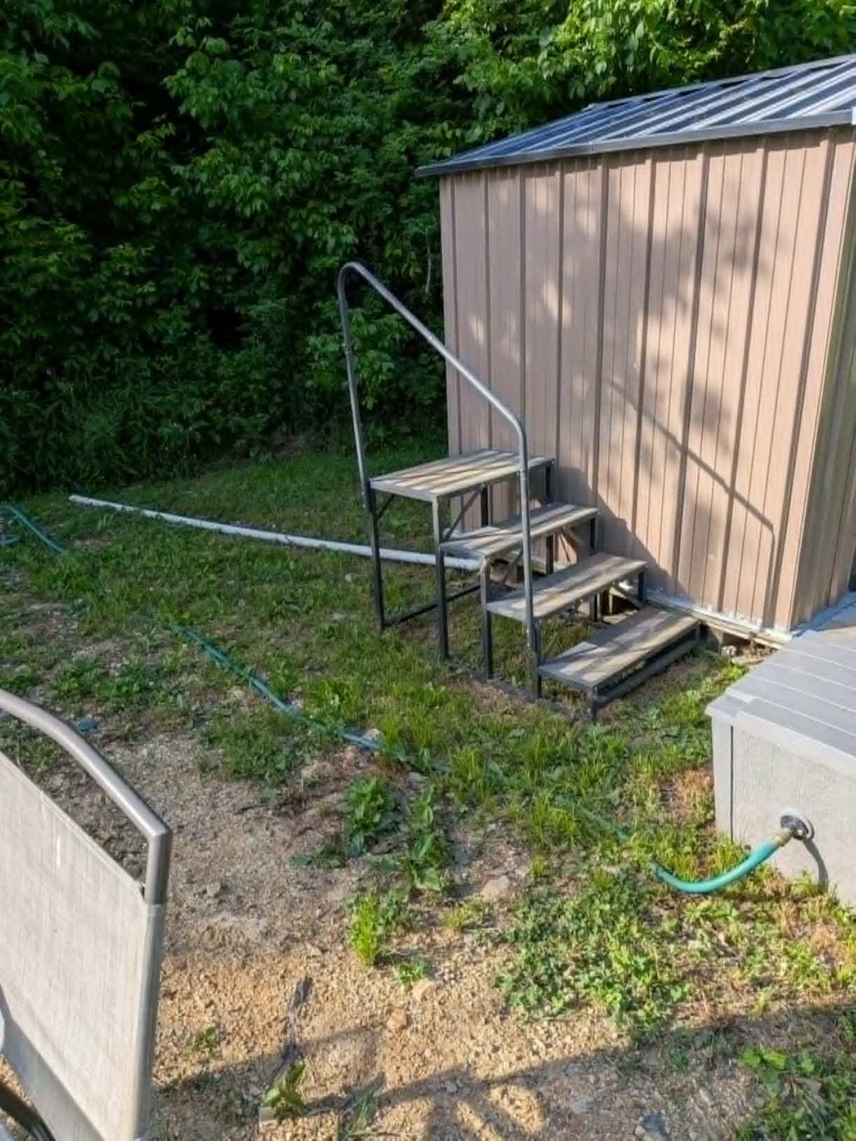 TOCRETOARE RV Steps with Handrail, Hot Tub 2 Steps with Handrail, Portable Stairs Steps for 5th Wheel RV, Mobile Home Stairs Outdoor RV Step Ladder for Camper and Porch with Non Slip Assist Handrail customer photo 1