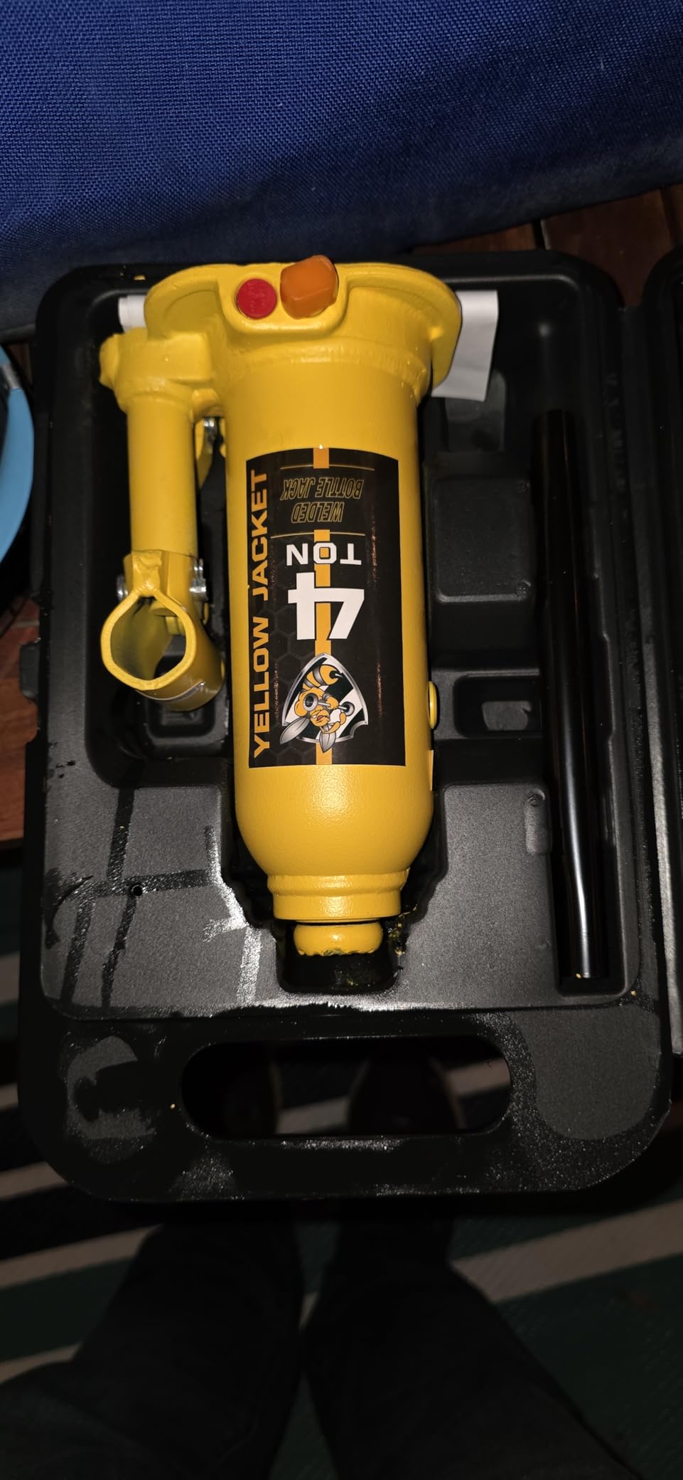 YELLOW JACKET 4 Ton Muti-Directional Welded Bottle Jack(8,000lb) with Carrying Case for Car, SUV, Auto Repair customer photo 1