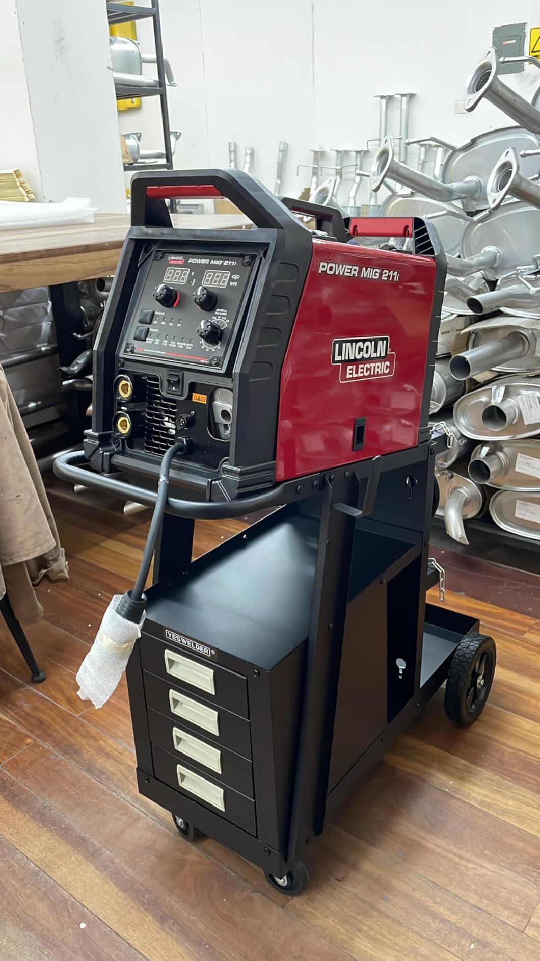 YESWELDER 2-Tier Welding Cart with 4 Drawers and Dual Cylinder Slots customer photo 1