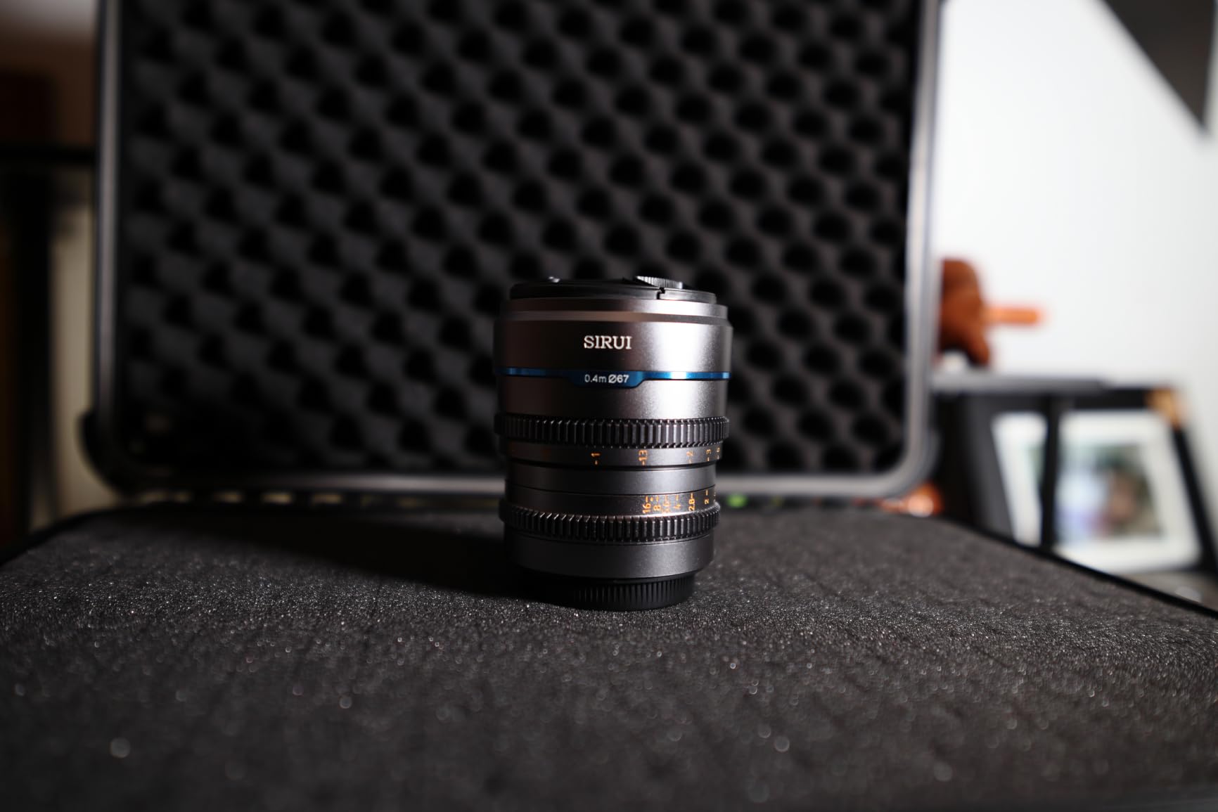SIRUI Night Walker 35mm S35 Manual Focus Cine Lens, T1.2 Large Aperture Lens for E Mount Cameras, FX30, ZVE-10, A6500, A6600 (MS35E-B, Black) customer photo 2