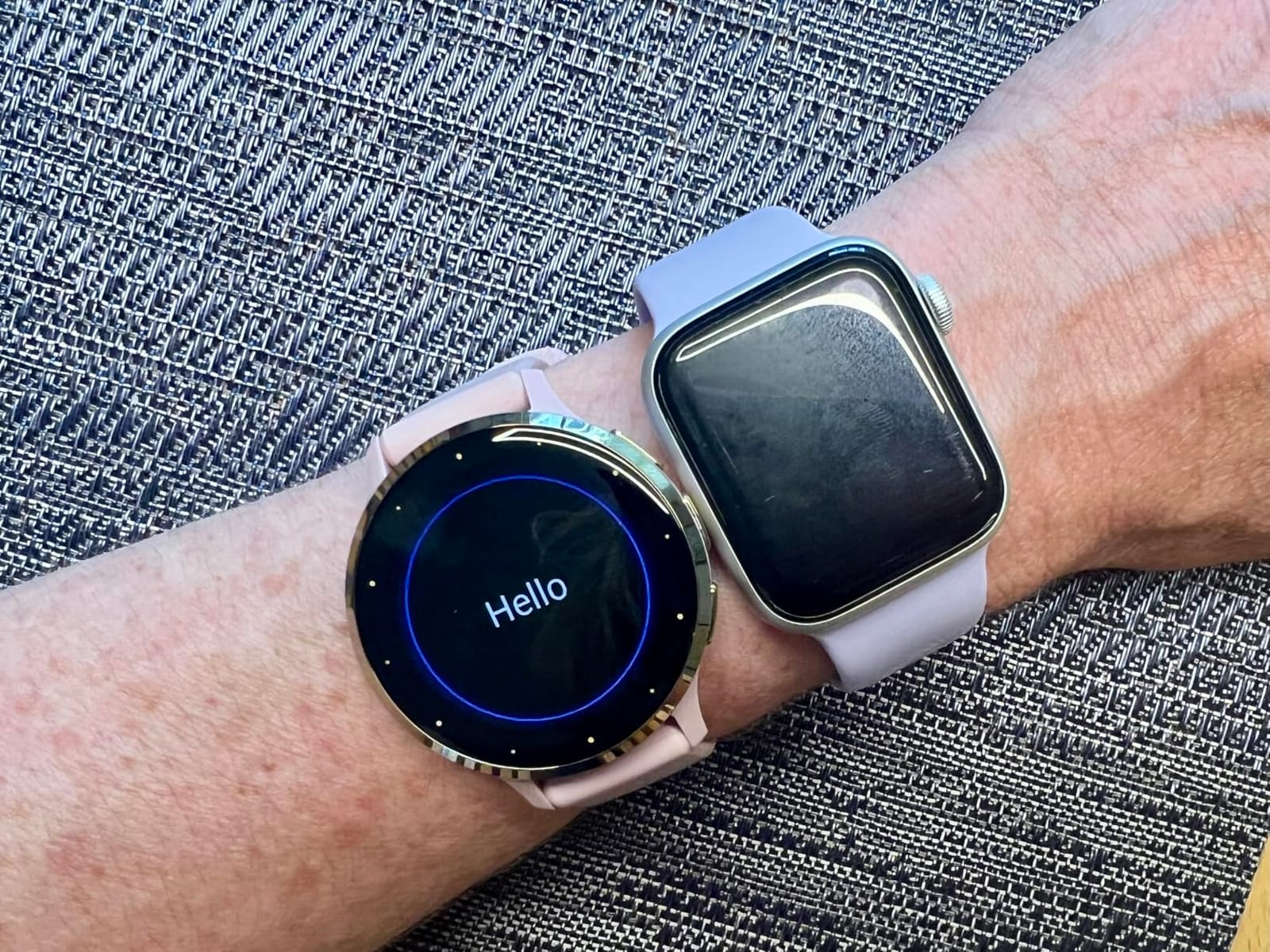 Garmin Venu® 3S, Premium Fitness Smartwatch, 41mm, Dust Rose customer photo 2