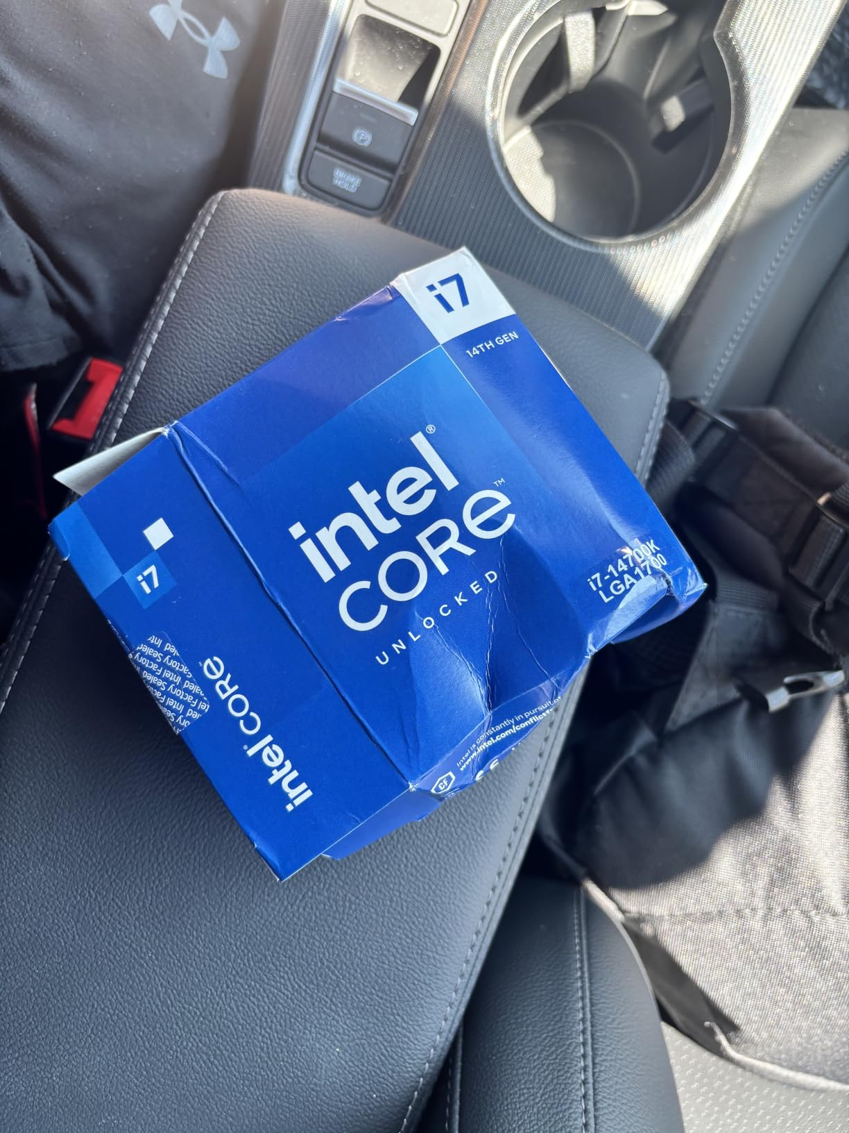 Intel® Core™ i7-14700K New Gaming Desktop Processor 20 cores (8 P-cores + 12 E-cores) with Integrated Graphics - Unlocked customer photo 2