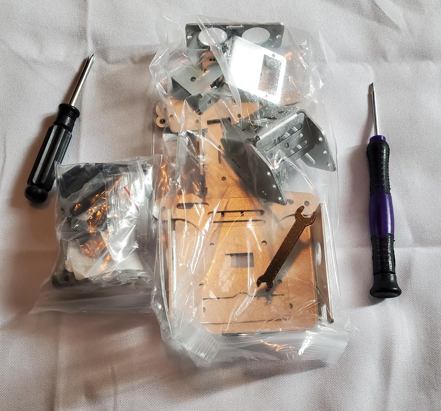 SunFounder Picar-X AI Robot Smart Car Kit for Raspberry Pi 5/4/3B+/Zero 2w, Openclaw LLMs ChatGPT/Gemini/Grok, Voice&Video Recognition, Python, Scratch, Camera (RPI NOT Included) customer photo 2