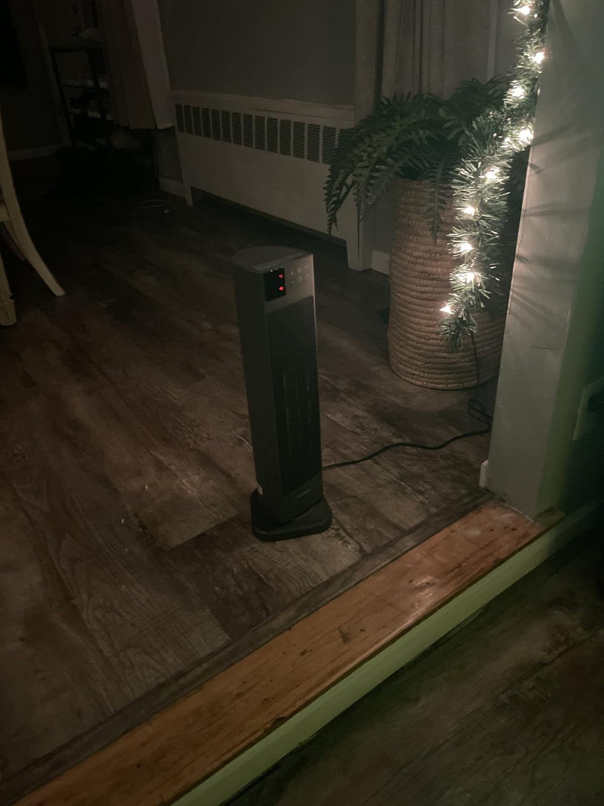 PELONIS Oscillating Ceramic Tower Indoor Space Heater for Home with Oscillation, Programmable Thermostat & ECO Mode, 12H Timer & Remote Control, Safety Protection, 23 Inches, 1500W, PHF15RSAPH23 customer photo 1