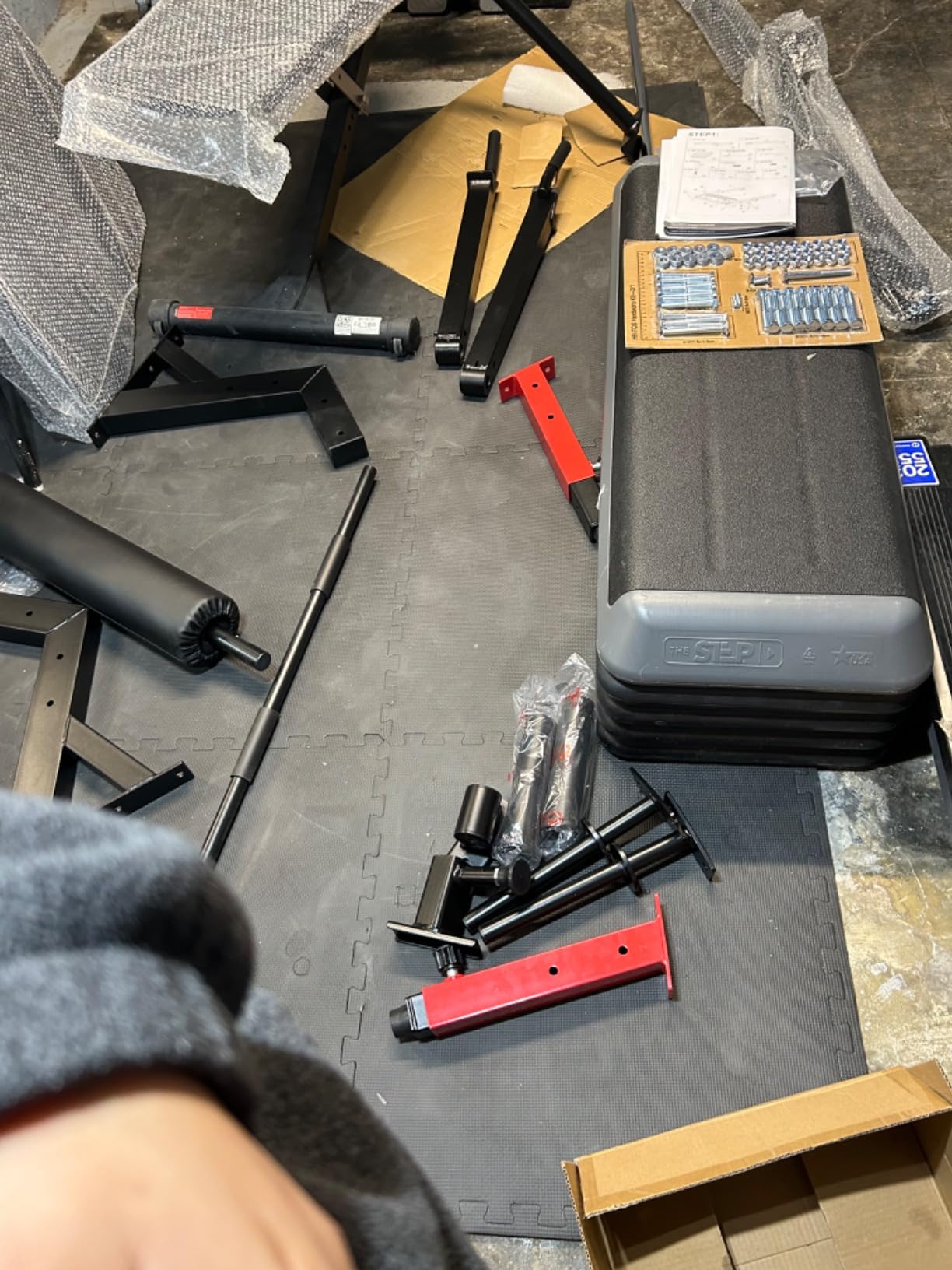 GMWD Hip Thrust Machine, 800LBS Plate-Loaded Glute Bridge Machine with Weight Holder, Heavy Duty Butt Exercise Equipment for Glute Muscles Building and Butt Shaping, Adjustable Footboard customer photo 1