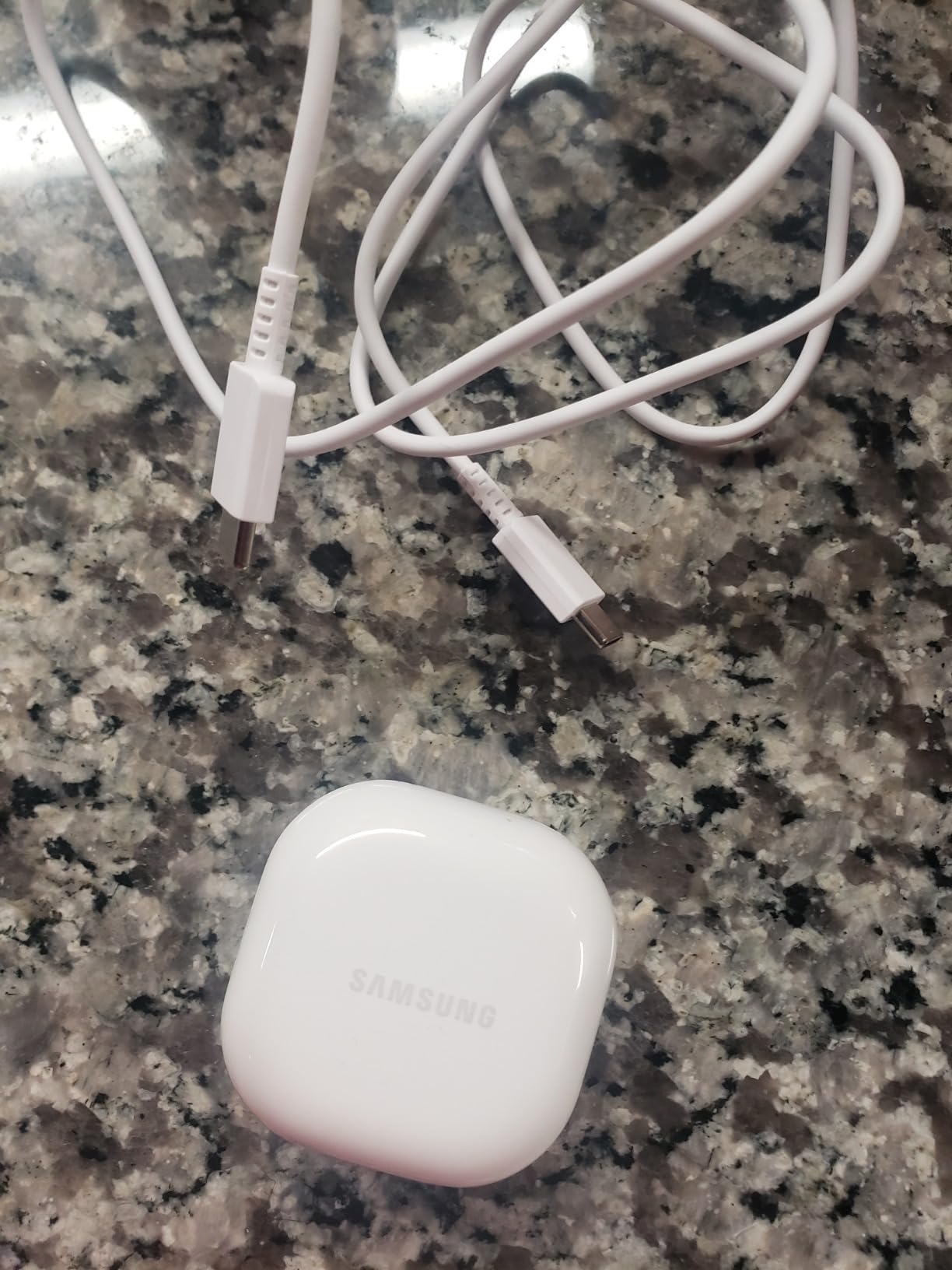 Samsung Galaxy Buds Fan Edition(FE) SM-R400, Active Noise-Cancelling, Wireless Bluetooth v5.2 Earbuds, Android 8.0 and Up - (Graphite) customer photo 1