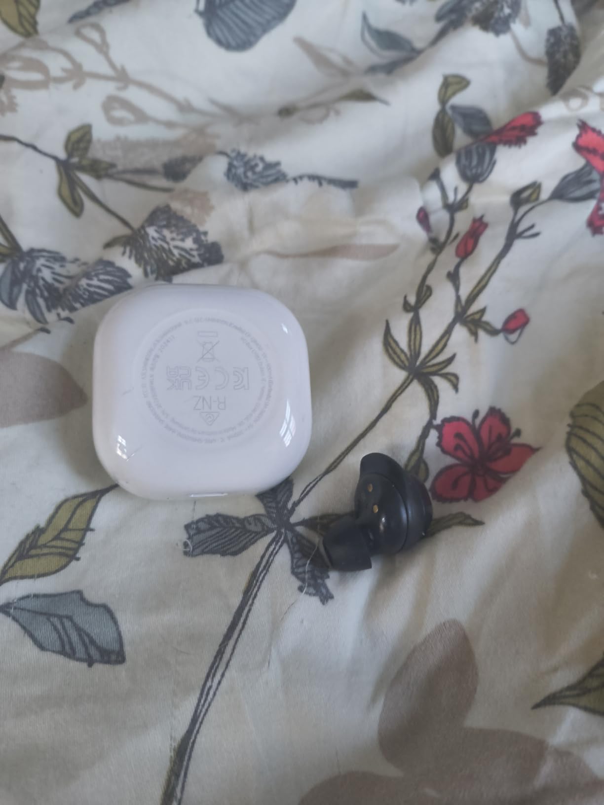 Samsung Galaxy Buds Fan Edition(FE) SM-R400, Active Noise-Cancelling, Wireless Bluetooth v5.2 Earbuds, Android 8.0 and Up - (Graphite) customer photo 2