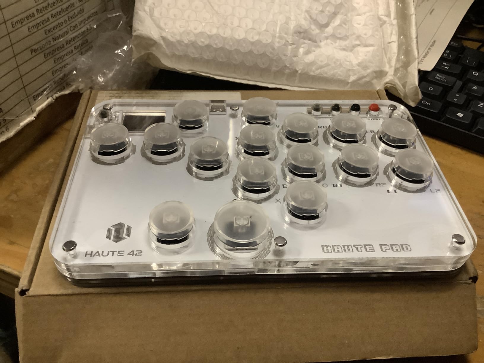 Sehawei Haute42 16-Key Leverless Arcade Stick, RGB Fighting Game Controller customer photo 1