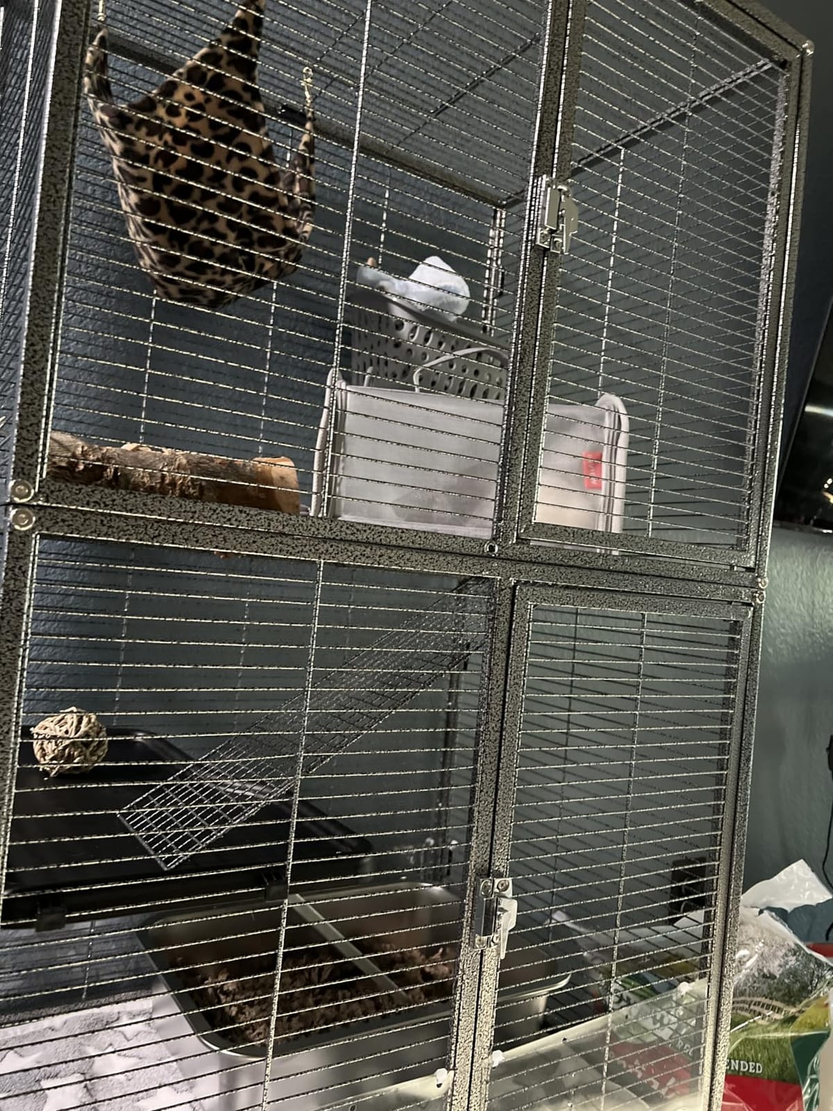 Large Two Full Story Deluxe Double Unit 4-Tiers Tight 1/2-Inch Bar Spacing Durable Front Doors Water Bottle Food Bowl for Feisty Ferret Squirrel Hammock Rat Gerbil Small Animal Critter Rolling Cage customer photo 2
