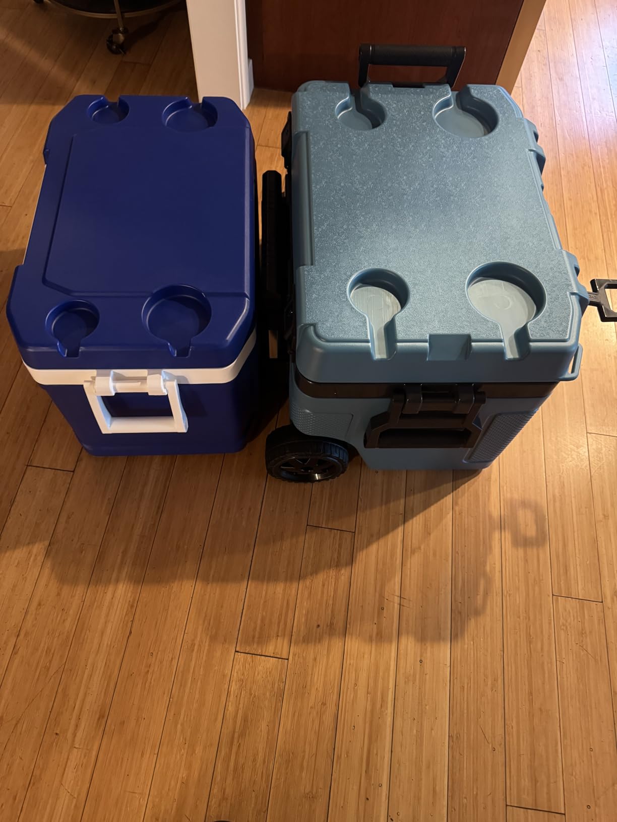 Igloo Trailmate 52Qt Wheeled Cooler, Insulated Hard Shell Ice Chest, Carbonite customer photo 1