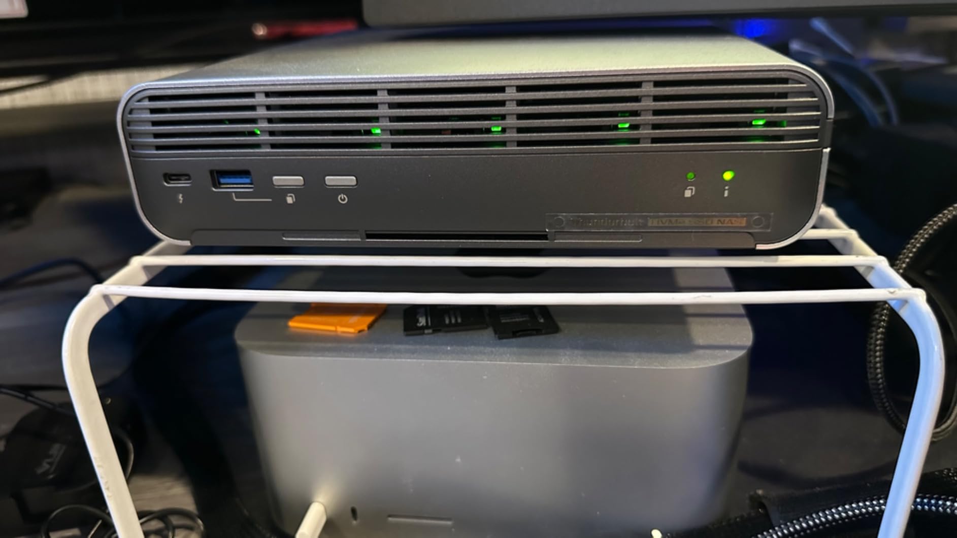 QNAP TBS-h574TX-i5-16G-US 5 Bay High-Performance E1.S All-Flash NASbook with Intel® Core™ Processor, Thunderbolt 4 and 10GbE (5G/2.5G/1G/100M/10M) Network Connectivity (Diskless) customer photo 1