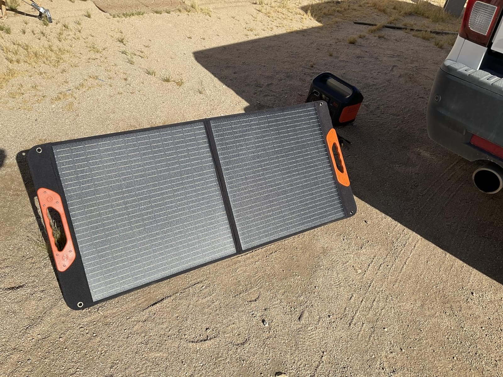 ZOUPW 100W Portable Solar Panel for Power Station,23.5% Efficiency Mono Foldable Solar Charger for Jackery 300/Ecoflow River/Anker/Bluetti,IP67 Waterproof for Camping RV Off-Grid Emergency Power customer photo 2