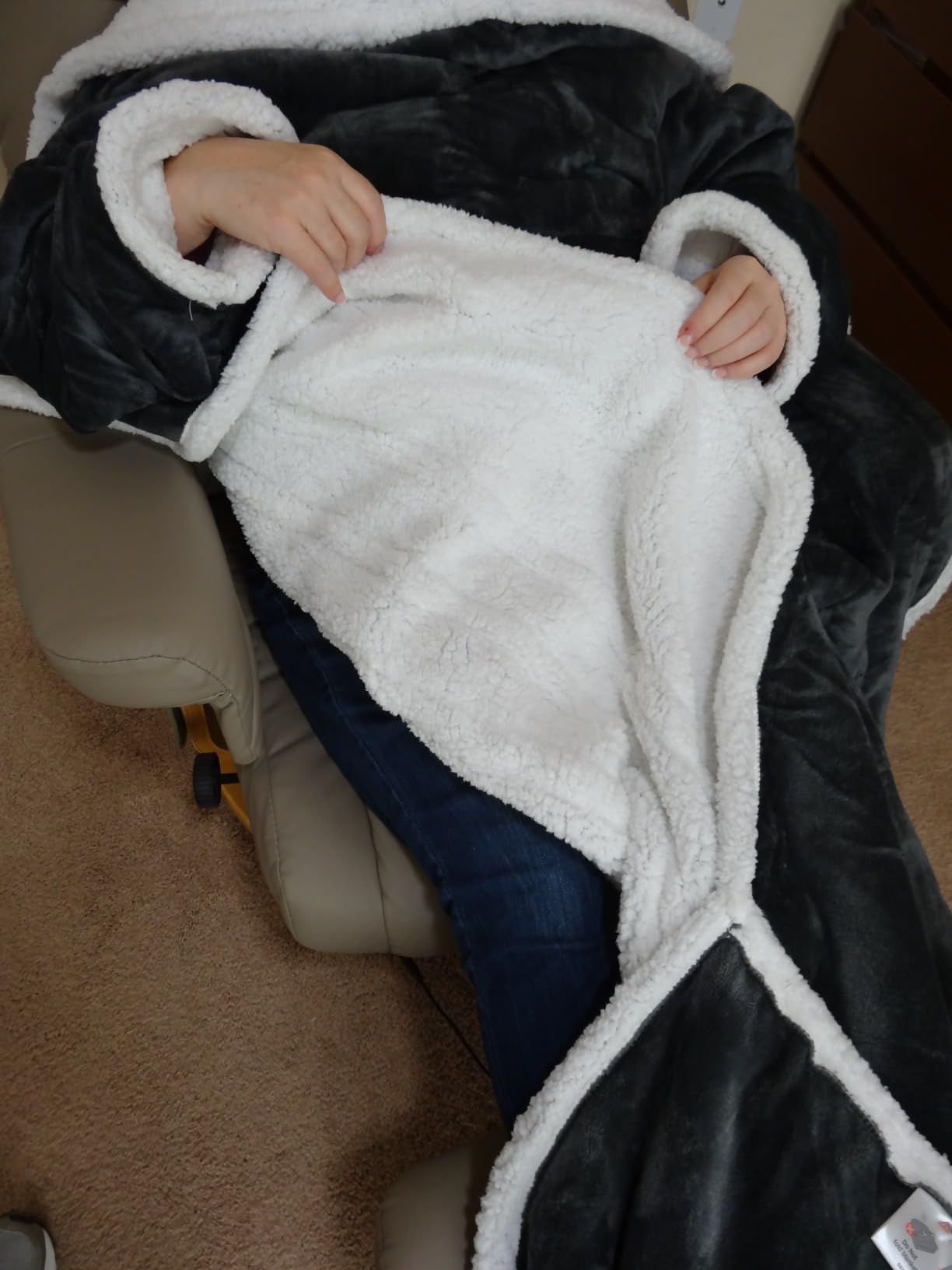 Sealy Wearable Electric Blanket with Foot Pocket, 50