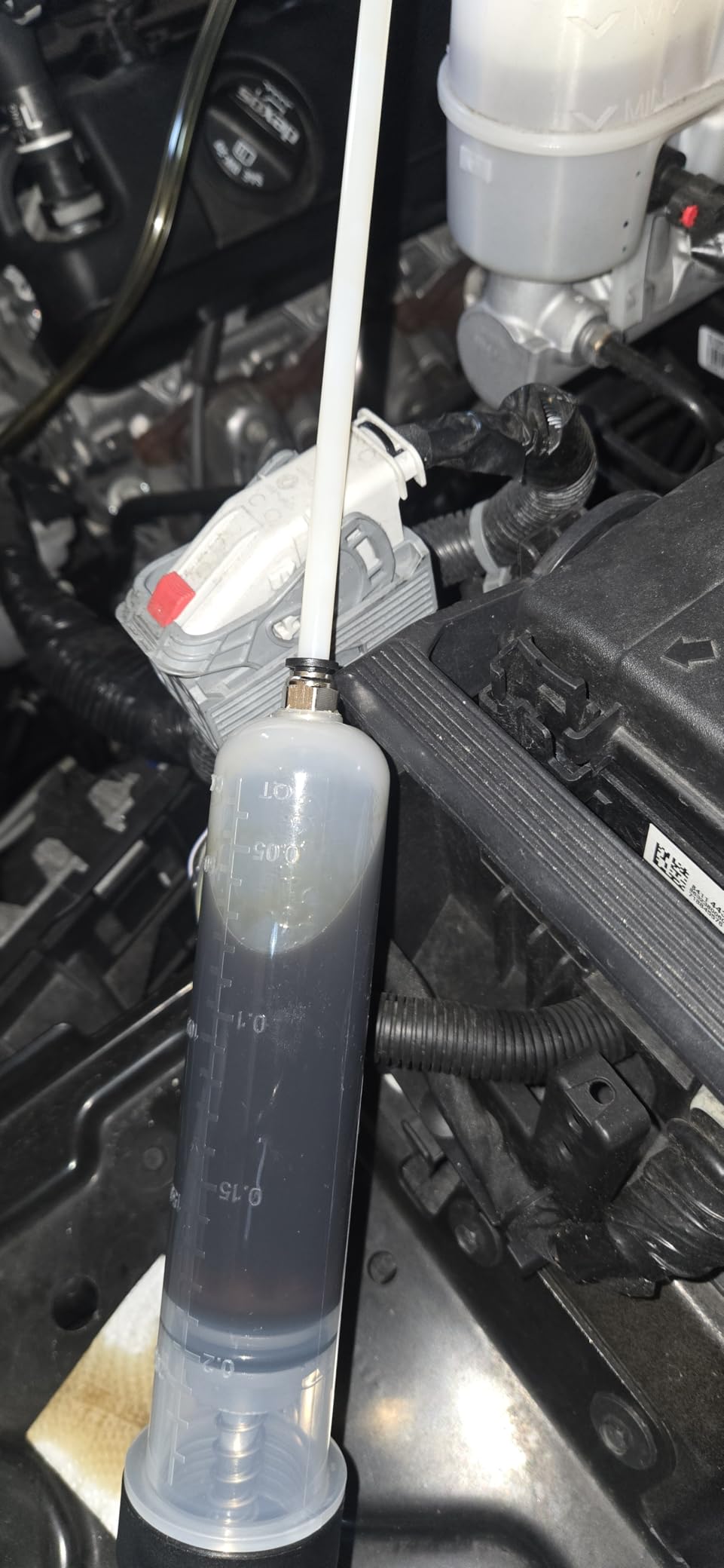 FOUR UNCLES Fluid Transfer Syringe with Flexible Hose for Oil Service customer photo 1