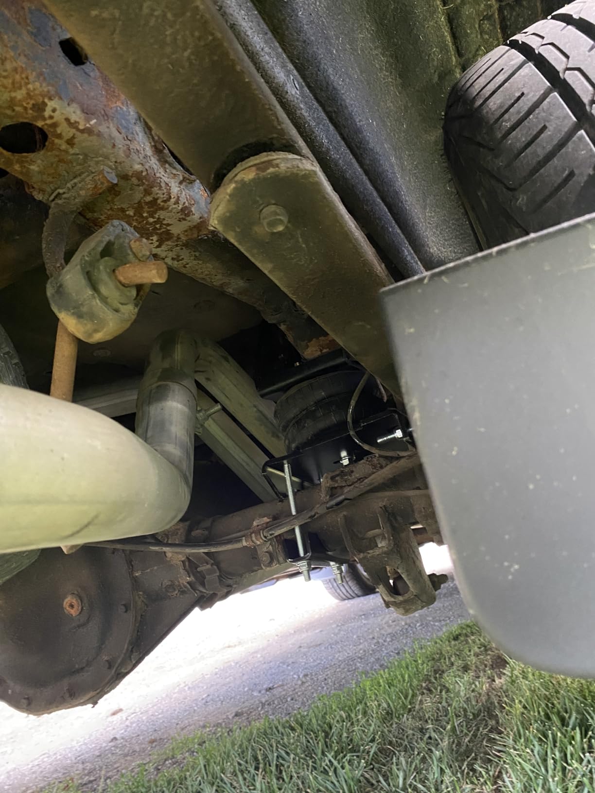 RETRUE Rear Air Bags Suspension Kit Compatible with Silverado Sierra 1500 customer photo 1