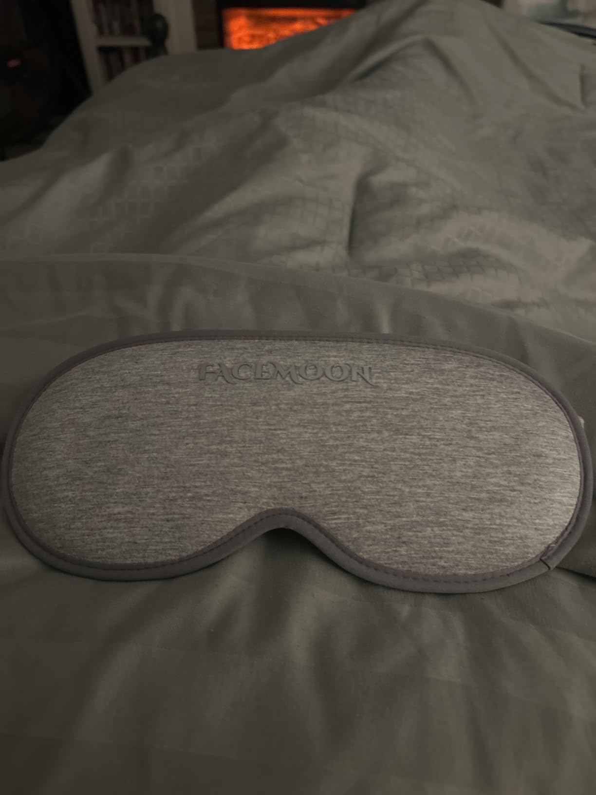 FACEMOON 3D Blackout Weighted Sleep Mask, Airplane Travel & Nurse Essential customer photo 2