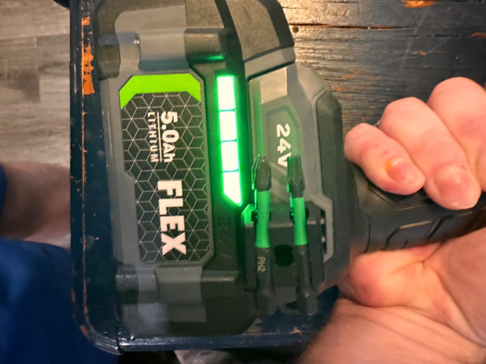 FLEX 24V Brushless Cordless 6-Tool Combo Kit: Hammer Drill, Hex Impact Driver, Circular Saw, Multi-Tool, Reciprocating Saw, Work Light with 2.5Ah, 5.0Ah Lithium Batteries and 160W Charger - FXM601-2B customer photo 1