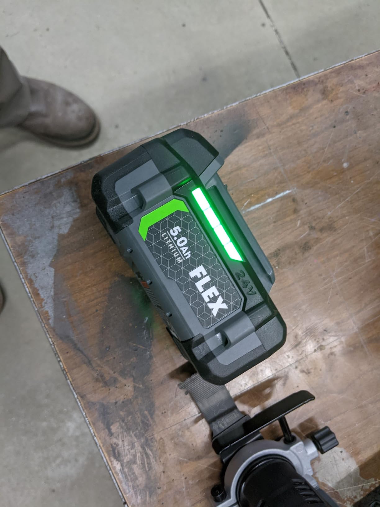FLEX 24V Brushless Cordless 6-Tool Combo Kit: Hammer Drill, Hex Impact Driver, Circular Saw, Multi-Tool, Reciprocating Saw, Work Light with 2.5Ah, 5.0Ah Lithium Batteries and 160W Charger - FXM601-2B customer photo 2