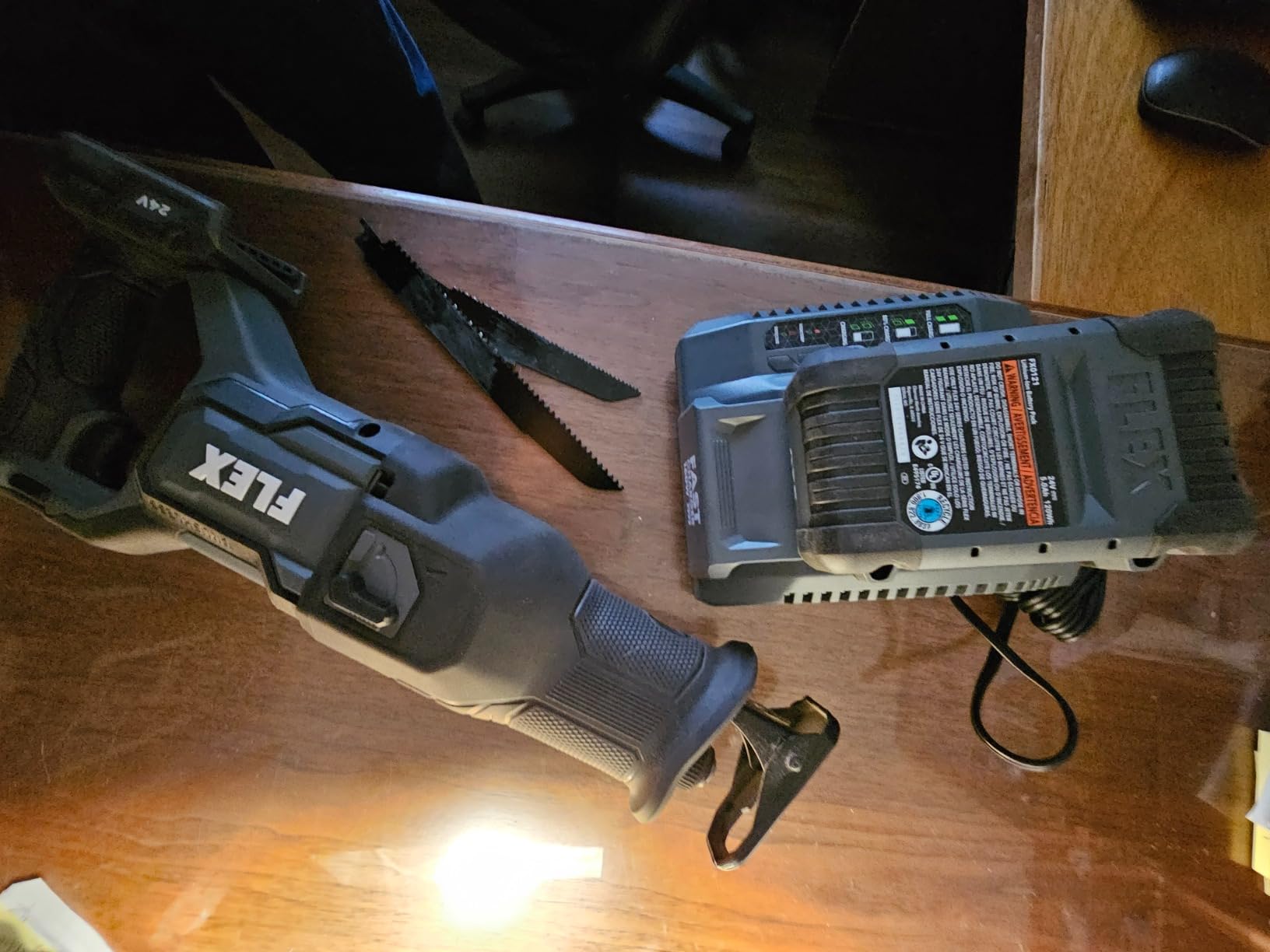 FLEX 24V Brushless Cordless Reciprocating Saw Kit with 5.0Ah Lithium Battery and 160W Fast Charger - FX2271-1C customer photo 1