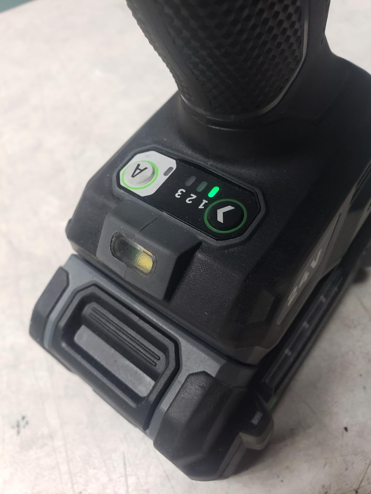 FLEX 24V Brushless Cordless 1/2-Inch 1,150 Ft-Lbs High Torque Impact Wrench Kit with 5.0Ah Lithium Battery and 160W Fast Charger - FX1471-1C customer photo 1