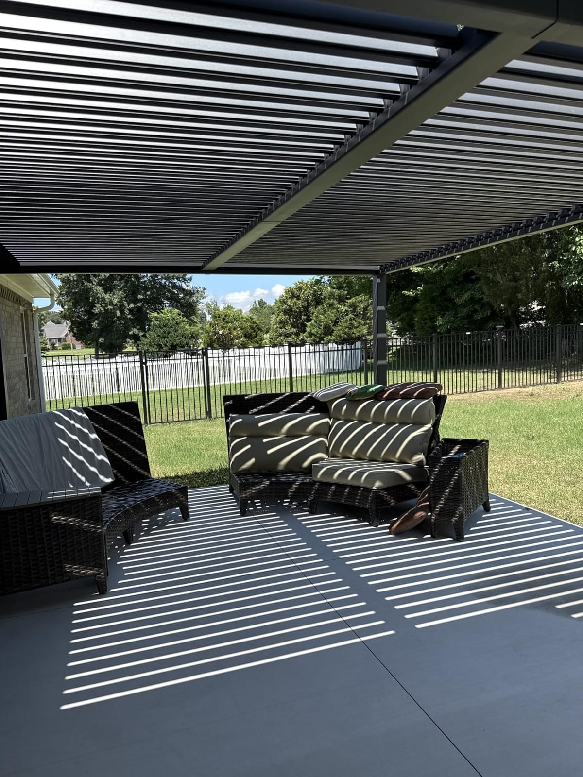 PURPLE LEAF Louvered Pergola 10' x 12' Outdoor Pergola w/Drainage System customer photo 1