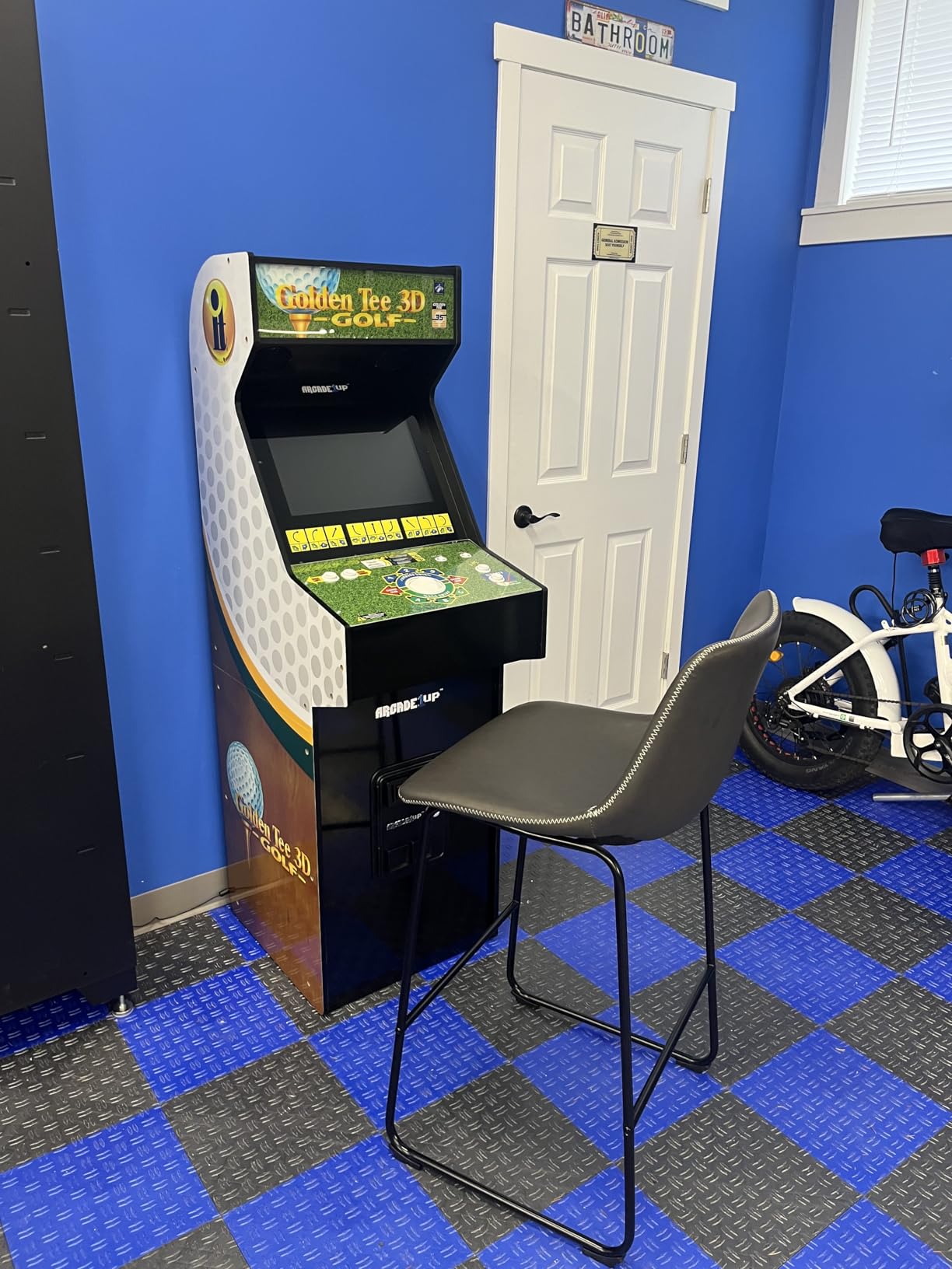 Arcade1Up Golden Tee 3D Deluxe Home Arcade, 8 Golf + Bowling Games customer photo 1