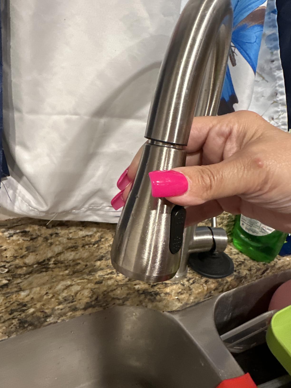 Hiqufet Touchless Kitchen Faucet, Pull Down Sprayer, Brushed Nickel customer photo 1