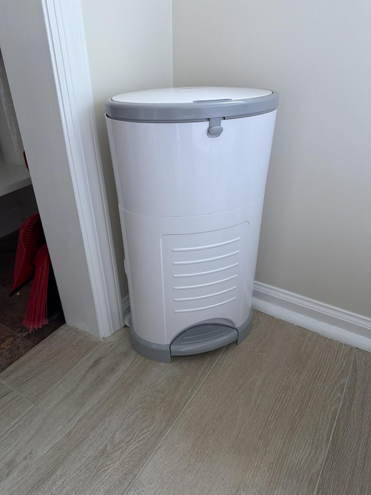 Diaper Dekor EKO Classic Diaper Pail, White | ONLY Eco-Friendly Diaper Pail Made with 70% Recycled Materials | Hands-Free: Step–Drop–Done | Cost-Effective Refill System customer photo 1