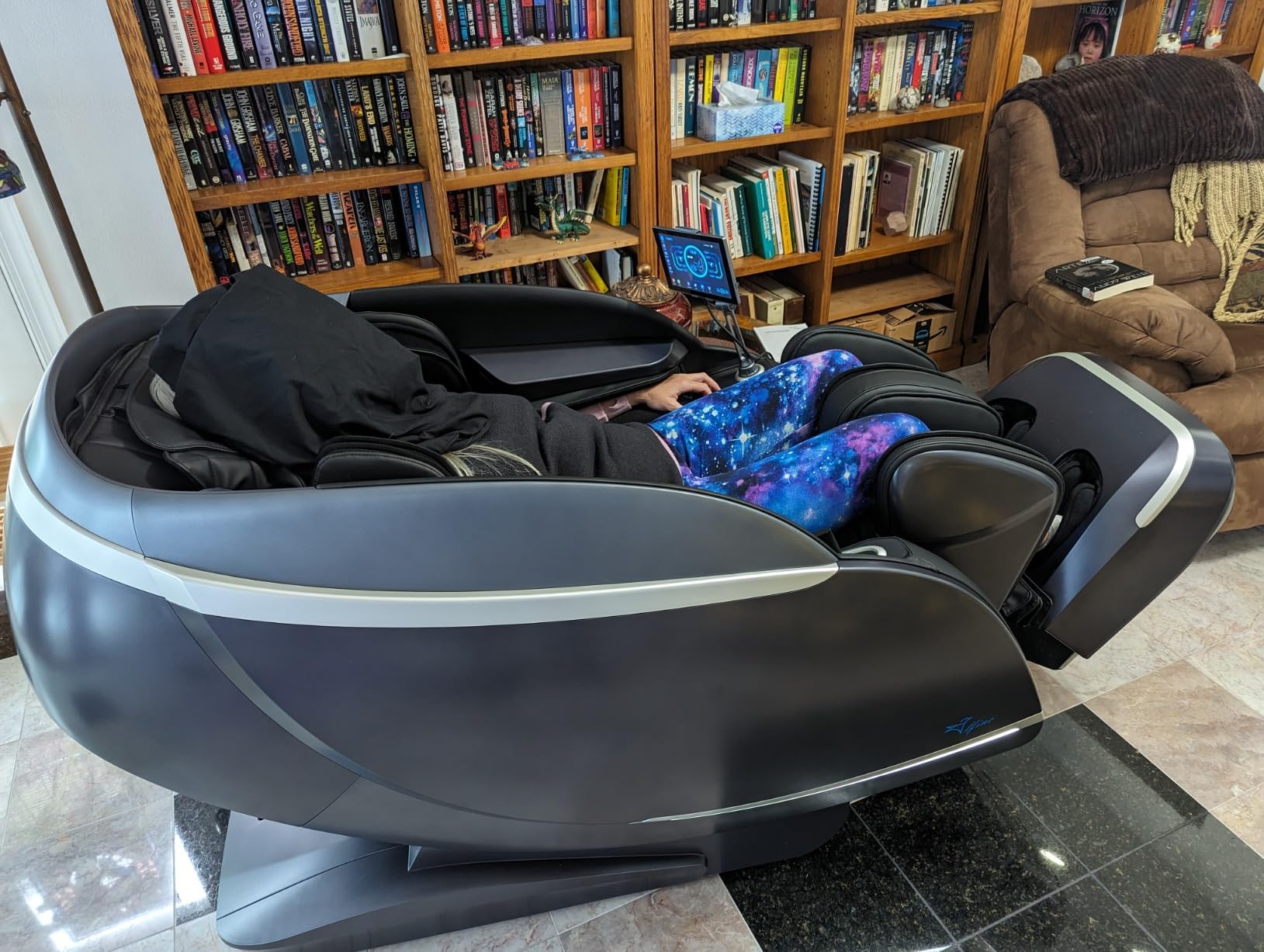 Alfine A688 Heaven Duet Massage Chair-4D & 3D Dual-Mechanism Zero Gravity Recliner with Yoga Stretch and Electric Automatic Footrest Extension-Full Body Relaxation (Brown) customer photo 1