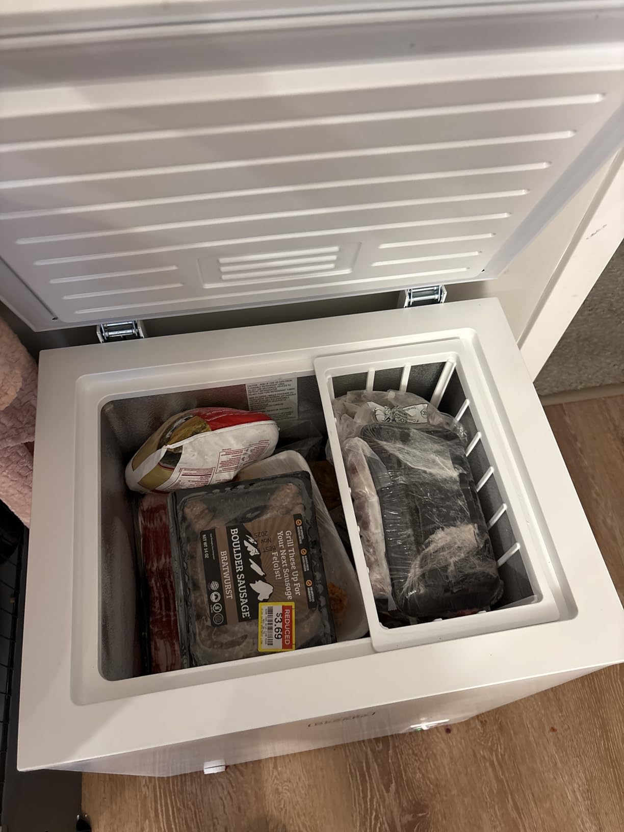 BLACK+DECKER 13 Cu. Ft. Chest Freezer, R600a Refrigerant, BCF1300E, White customer photo 1
