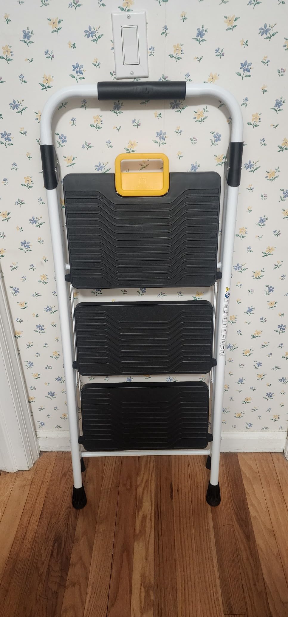 KINGRACK 5 Step Ladder, Folding Step Ladders for Home, 800lb Capacity,White customer photo 2