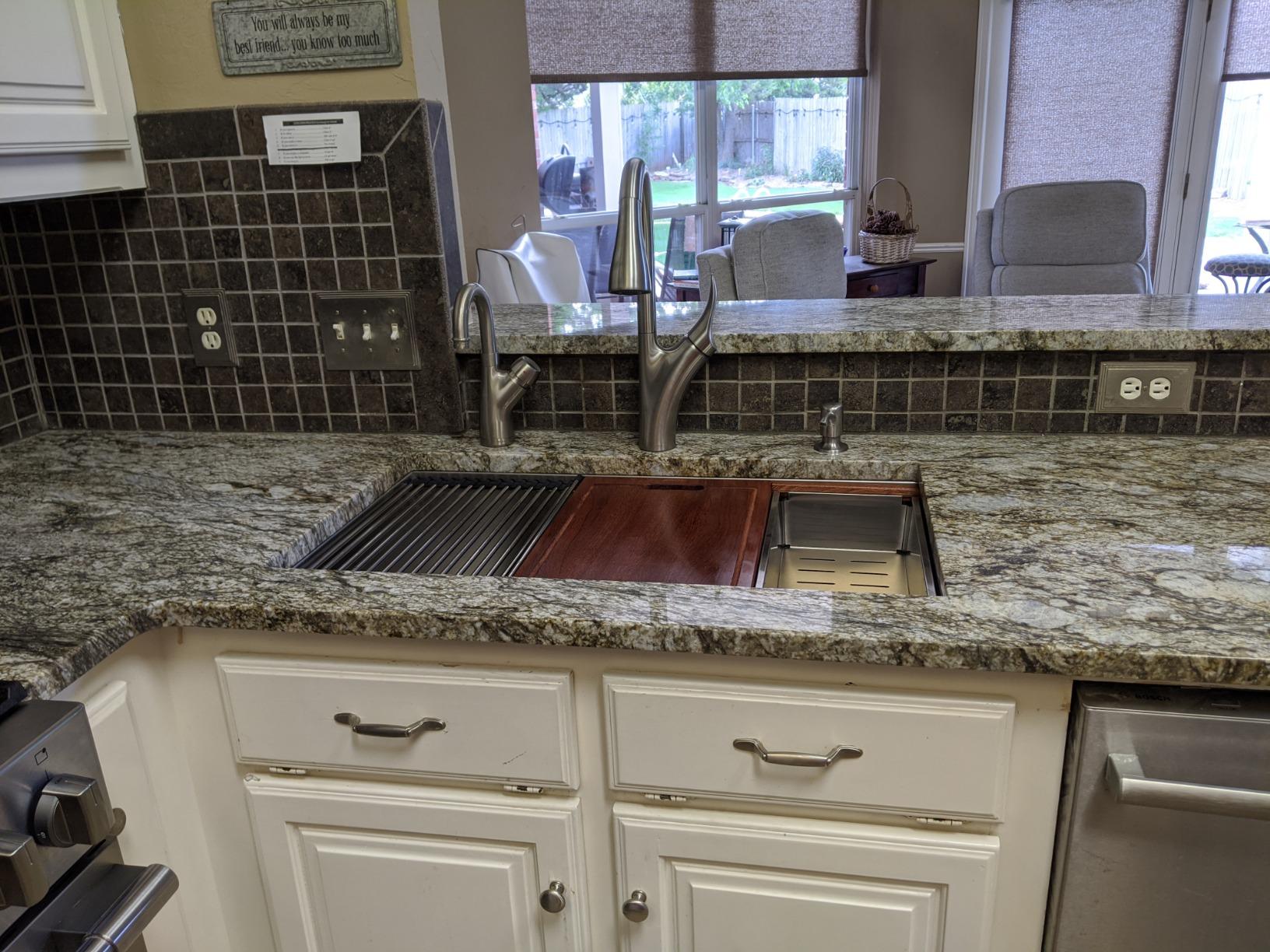 Lordear 33 Inch Undermount Kitchen Sink Workstation 33