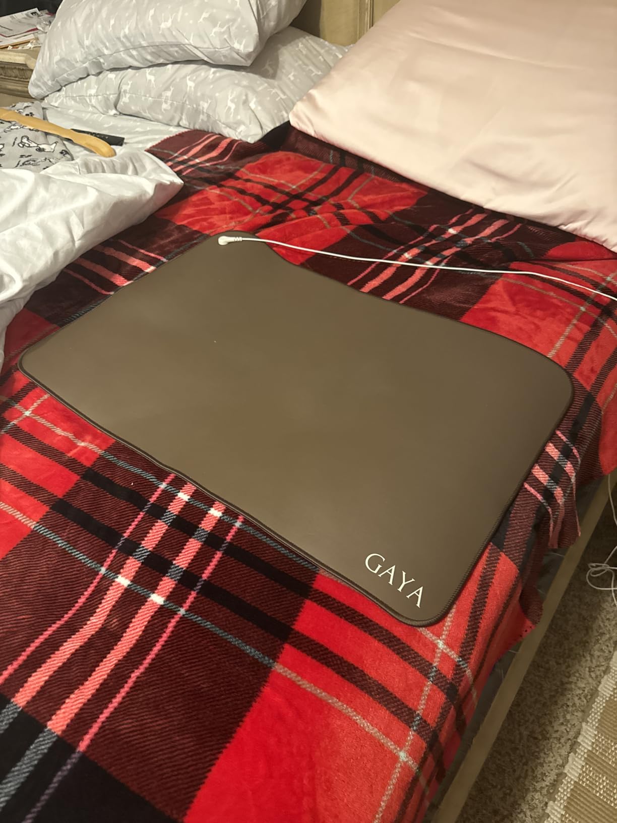 GAYA Grounding Mat for Feet, Sleep & Pain Relief, 24x16 Earthing Mat customer photo 1