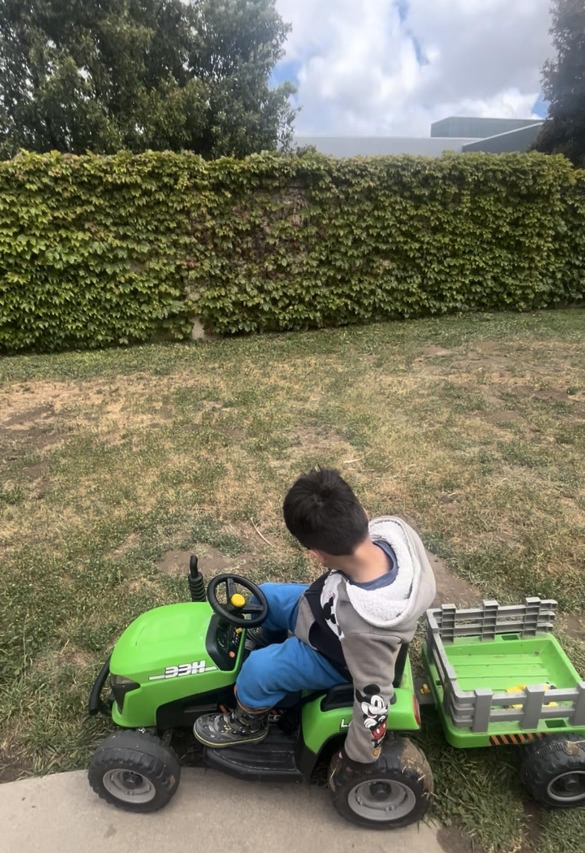 ARBELI 24V Ride On Tractor w/2.4G Remote Control, Tiltable Trailer, Green | 2×75w motors, EVA tires, detachable trailer, bluetooth music, 24v ride on toys for kids ages 2-5, ideal for backyards/parks customer photo 2