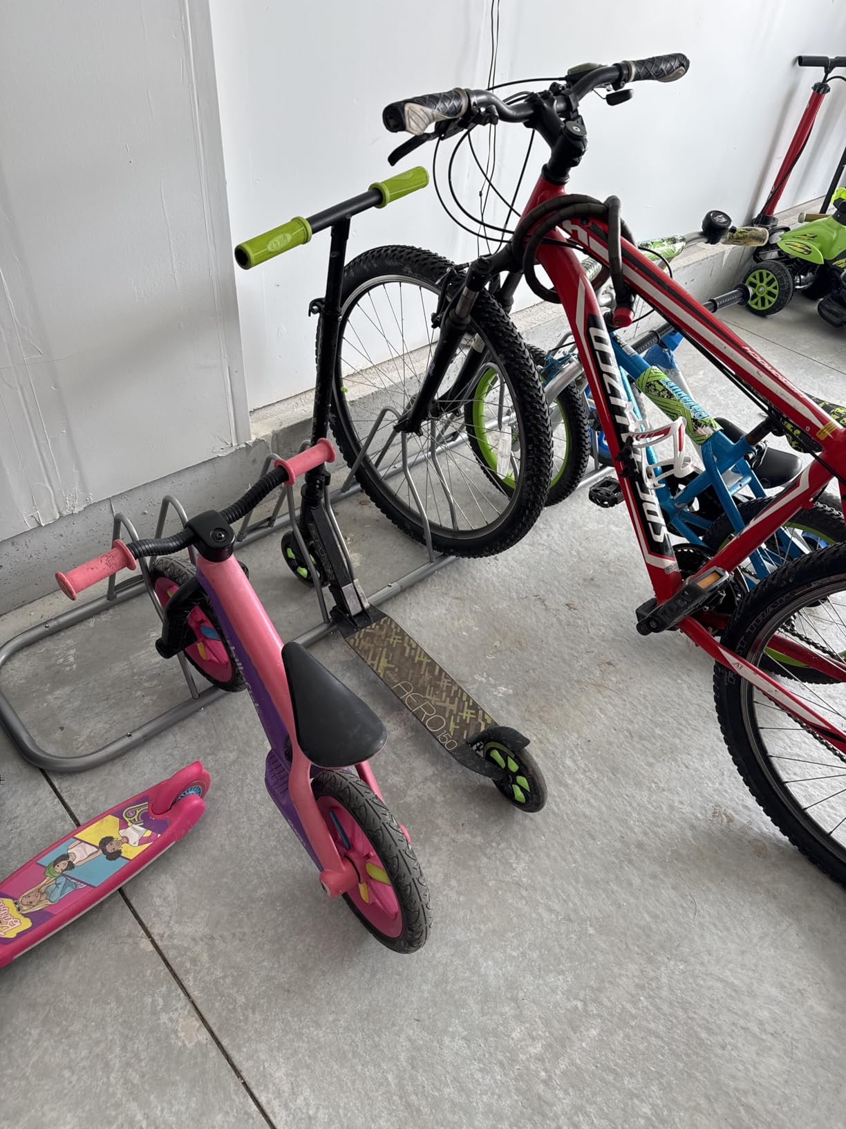 Simple Houseware 5-Bike Adjustable Floor Storage Rack for Garage, Black customer photo 1