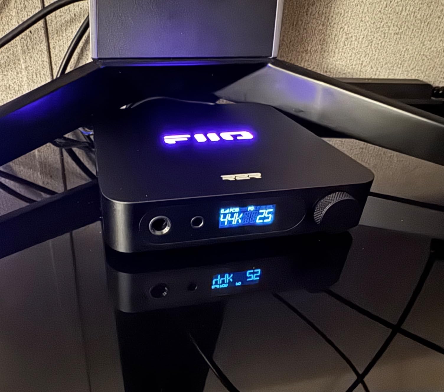 FIIO K11 Compact Desktop R2R Architecture DAC and Headphone Amplifier (Black) customer photo 1