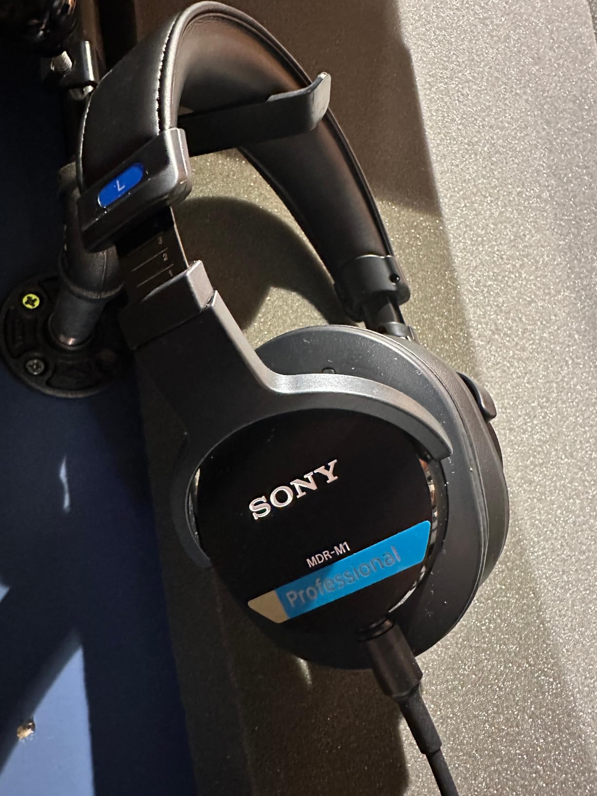 Sony MDR-M1 Professional Reference Closed Monitor Headphones customer photo 1