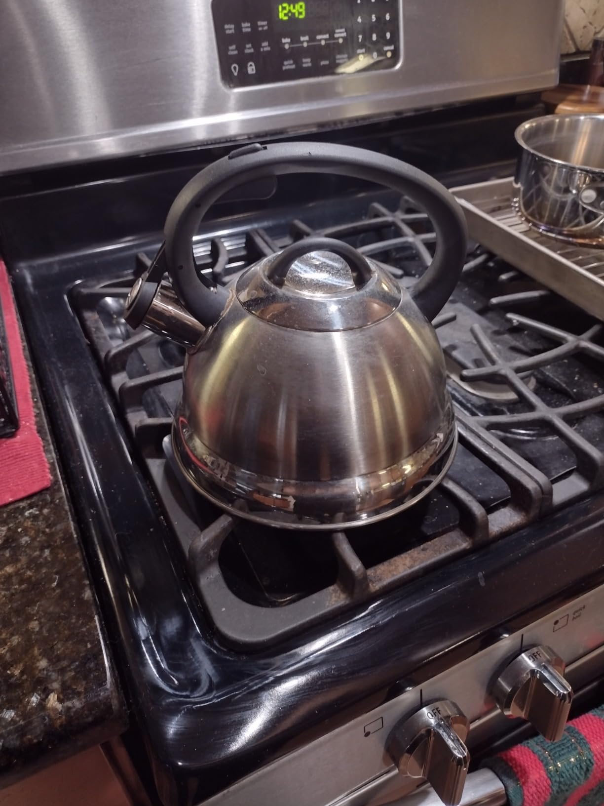 Mr. Coffee Armidale 2.5QT Whistling Tea Kettle, Large Brushed Stainless Steel Kettle for Stovetop, Durable Fast-Boil Tea Pot customer photo 1
